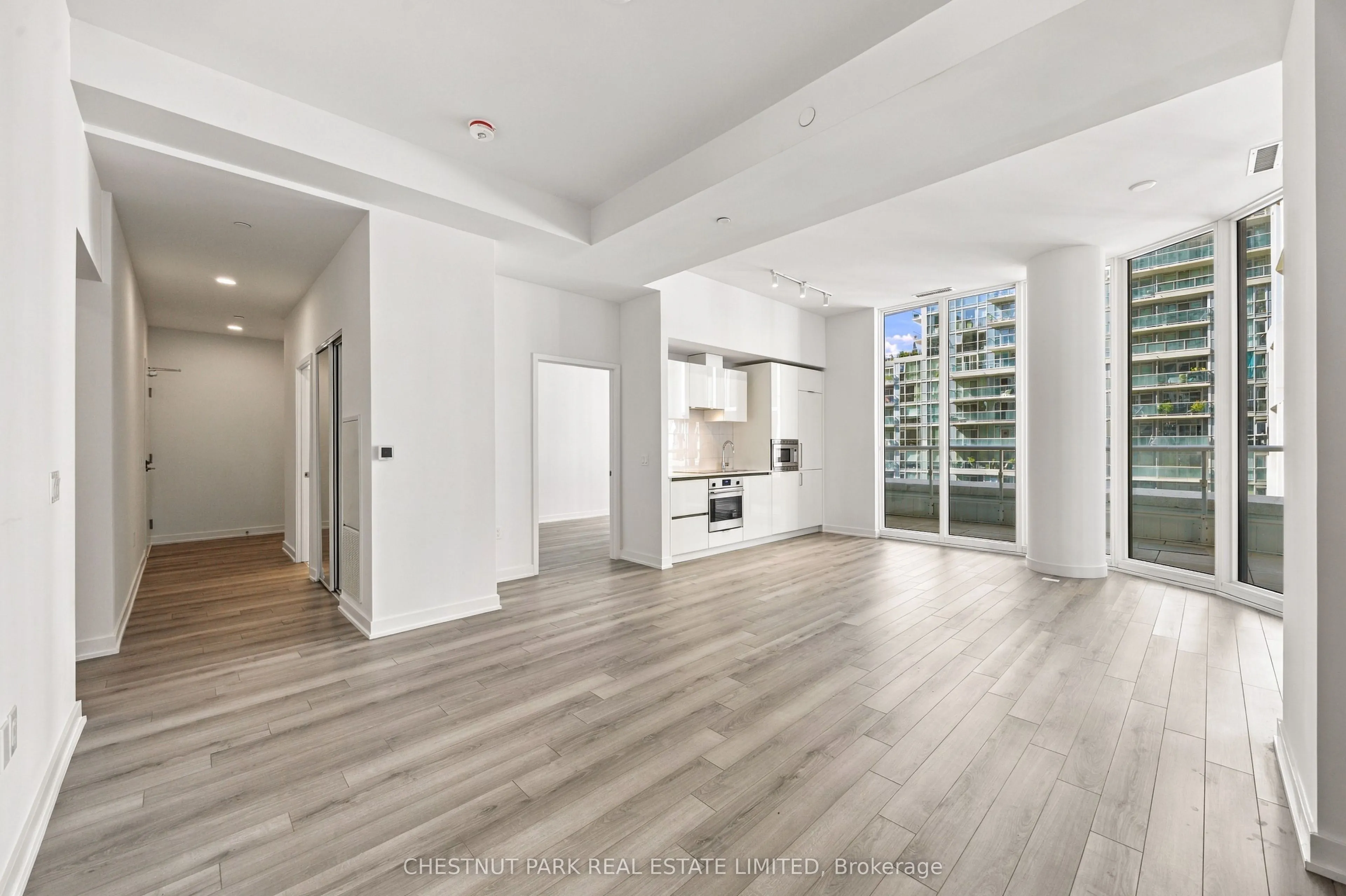 230 Simcoe Street #625