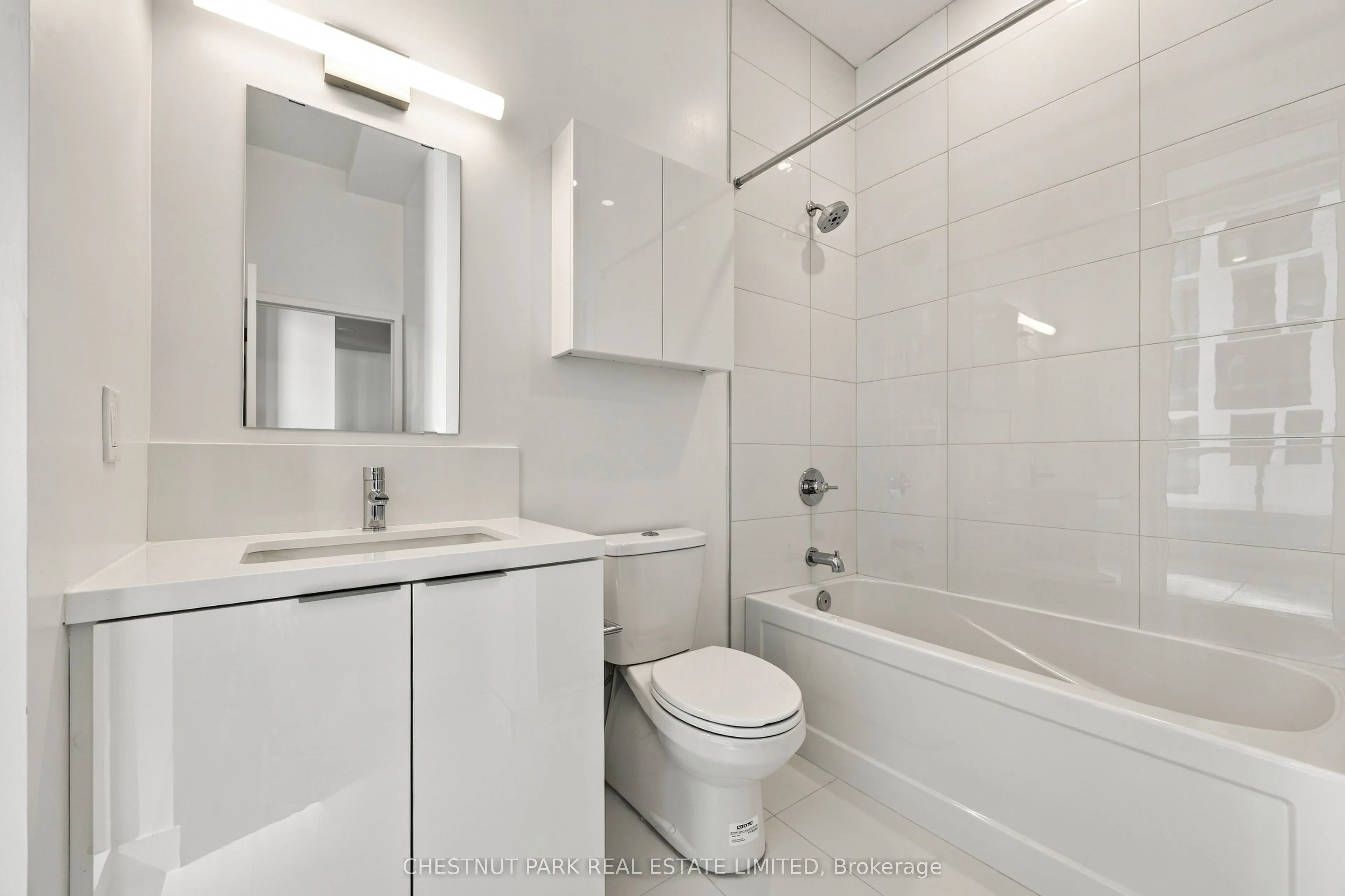 230 Simcoe Street #625