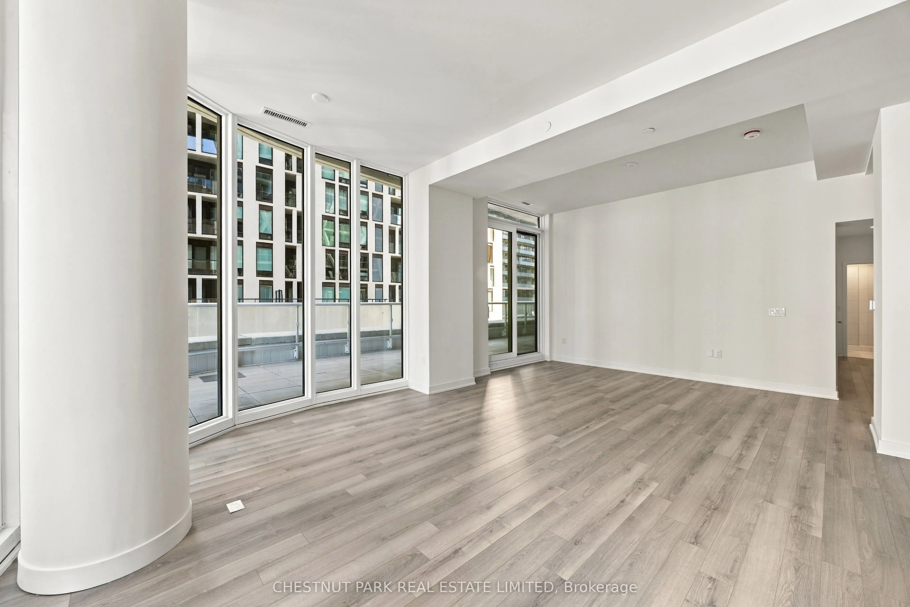 230 Simcoe Street #625