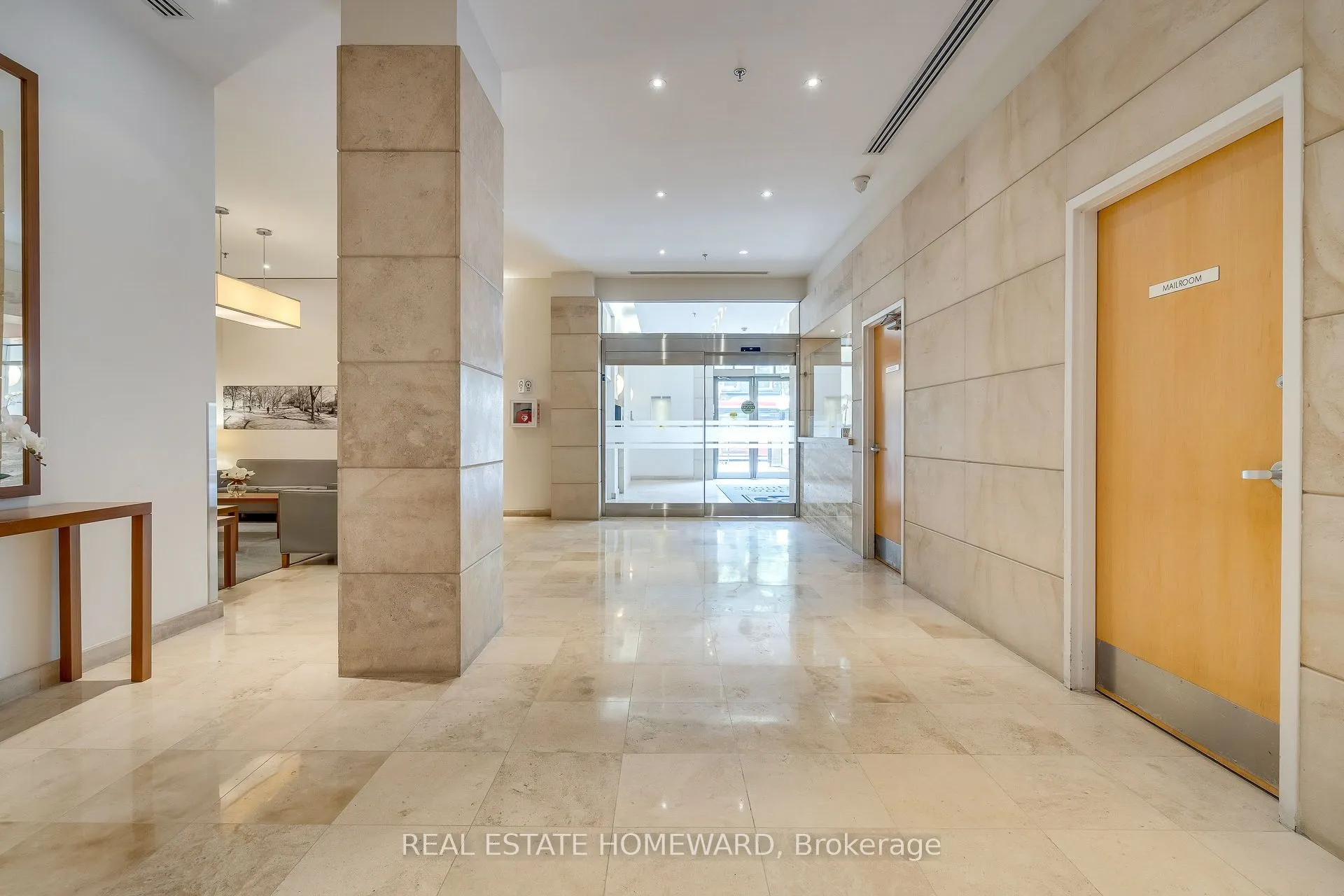 168 King Street E #302