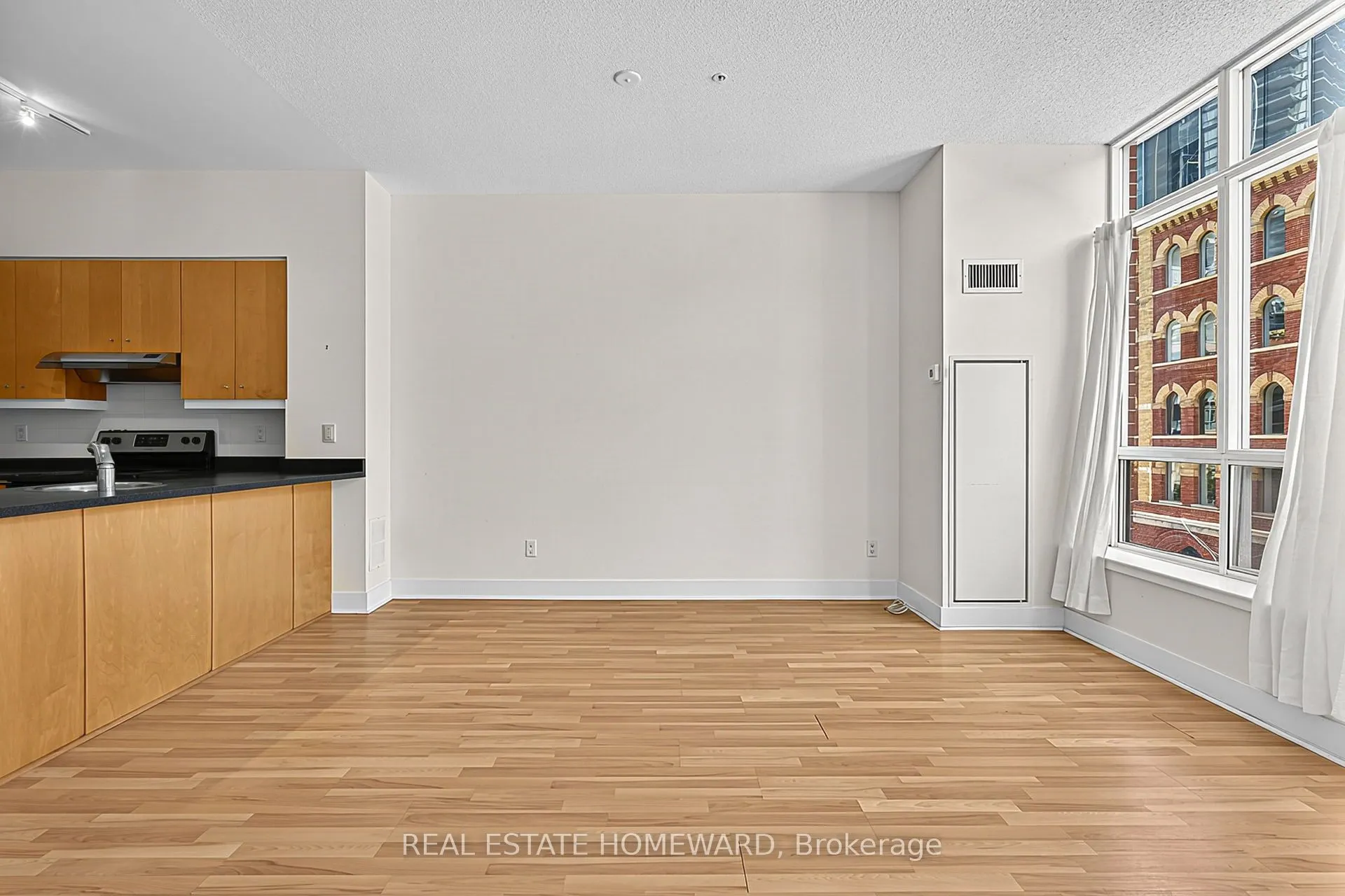 168 King Street E #302