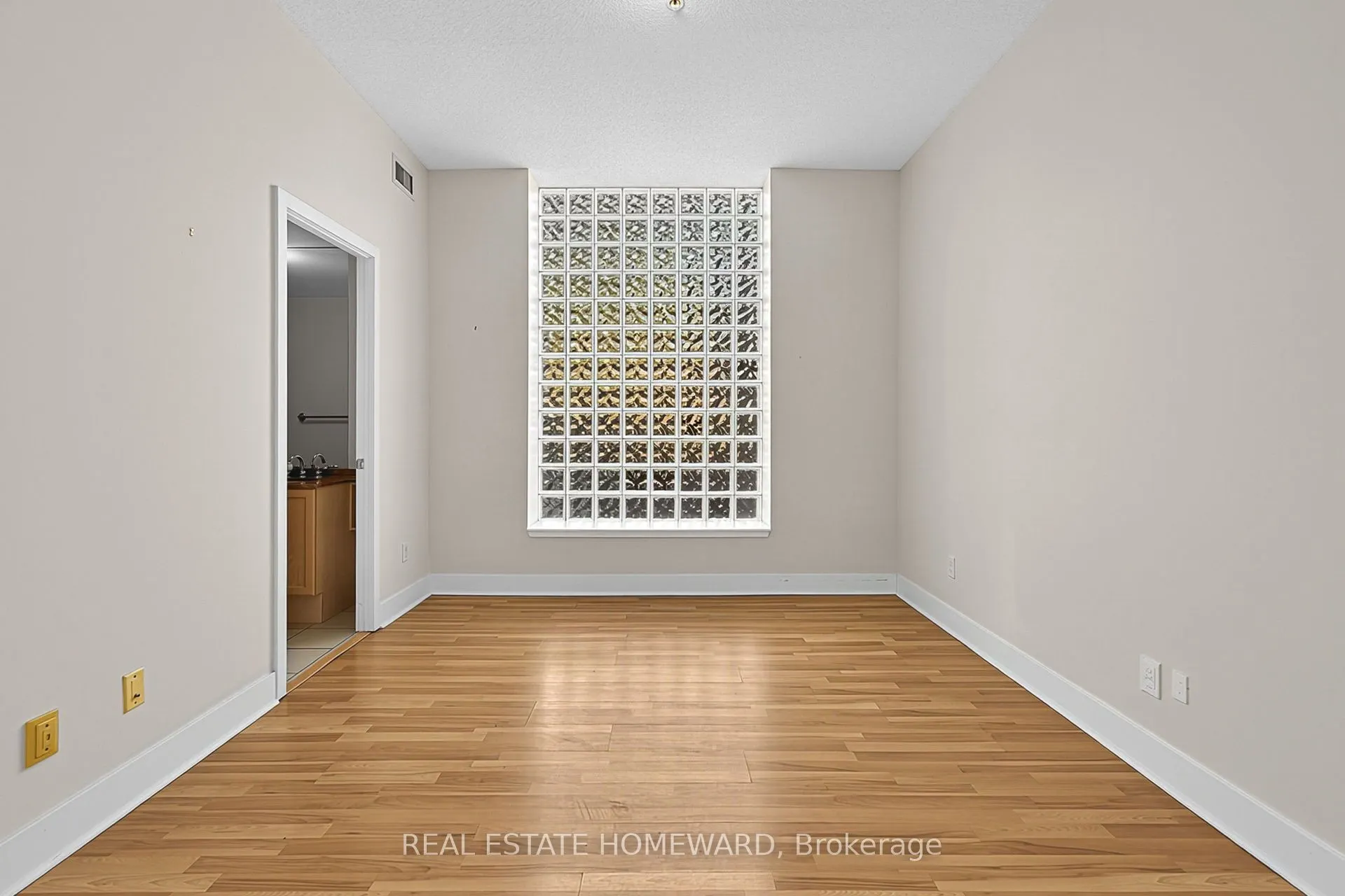 168 King Street E #302