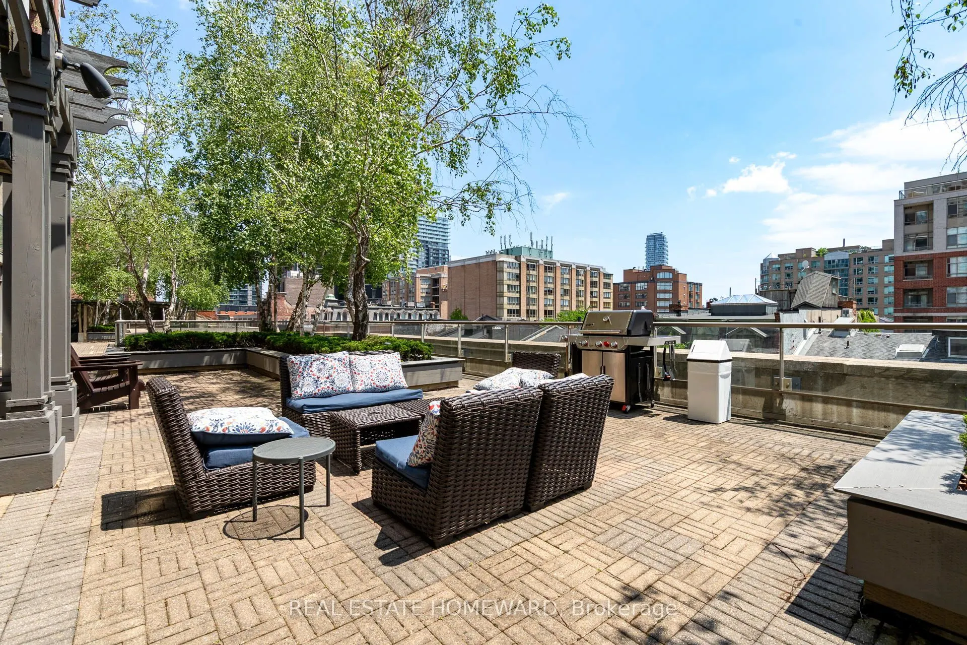 168 King Street E #302