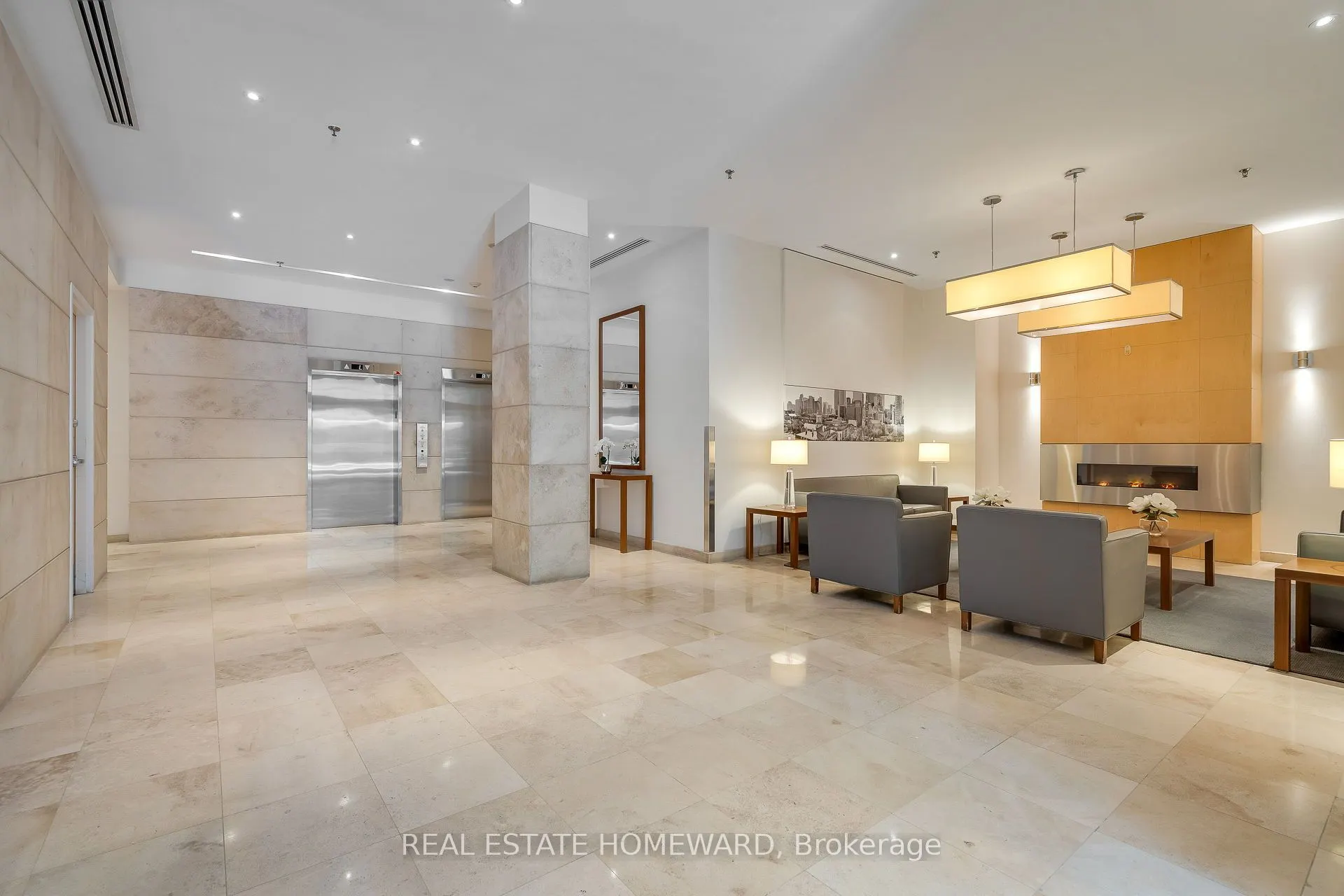 168 King Street E #302