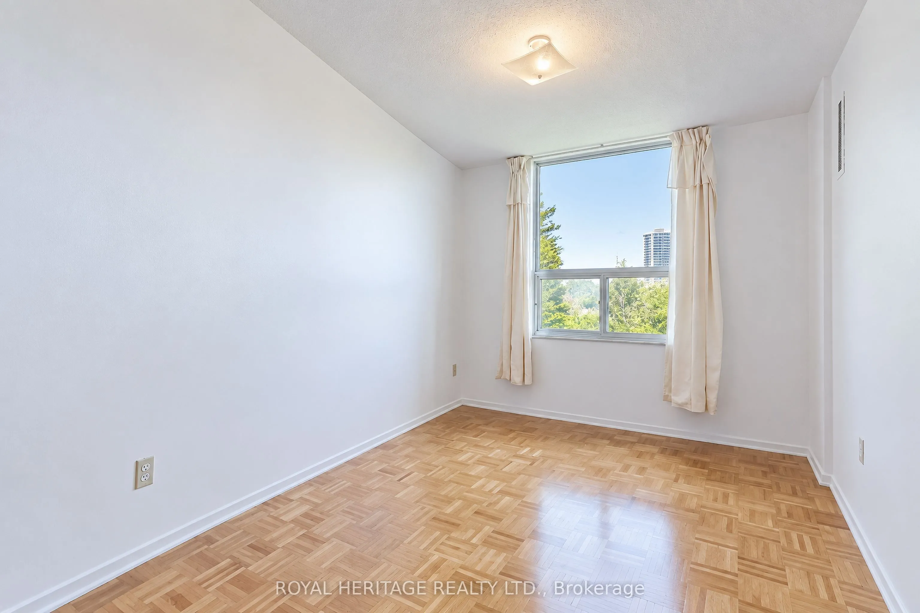 10 Edgecliff Golfway #603