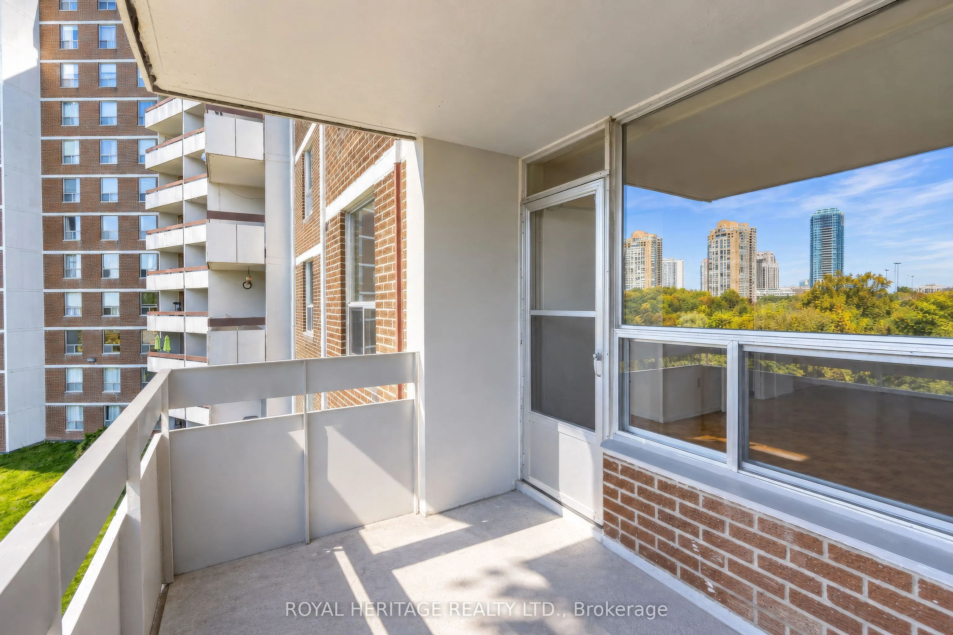 10 Edgecliff Golfway #603