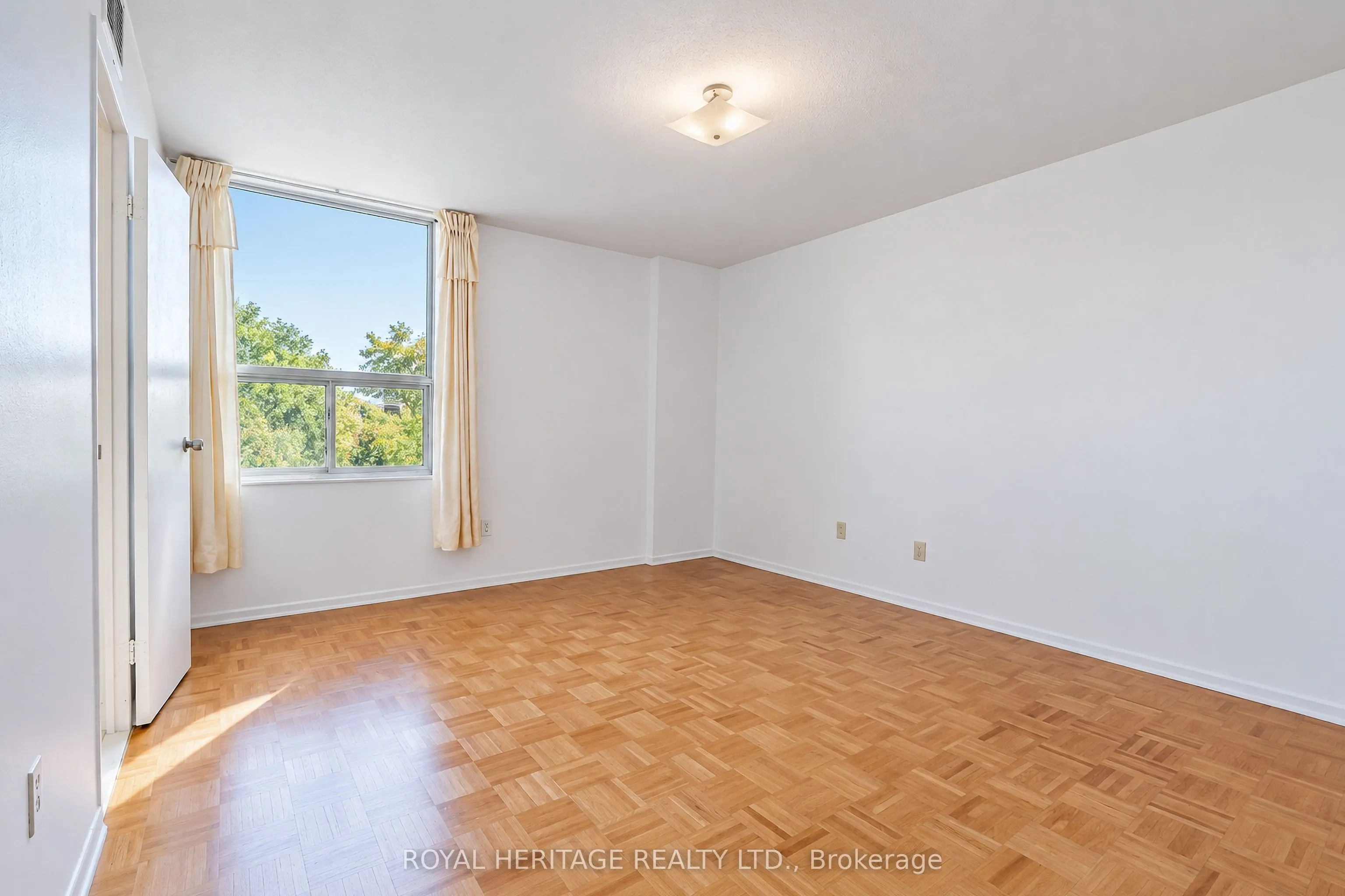 10 Edgecliff Golfway #603