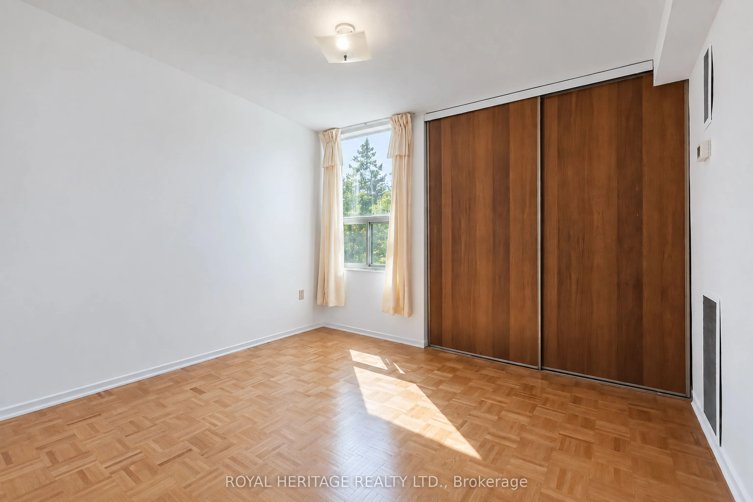 10 Edgecliff Golfway #603