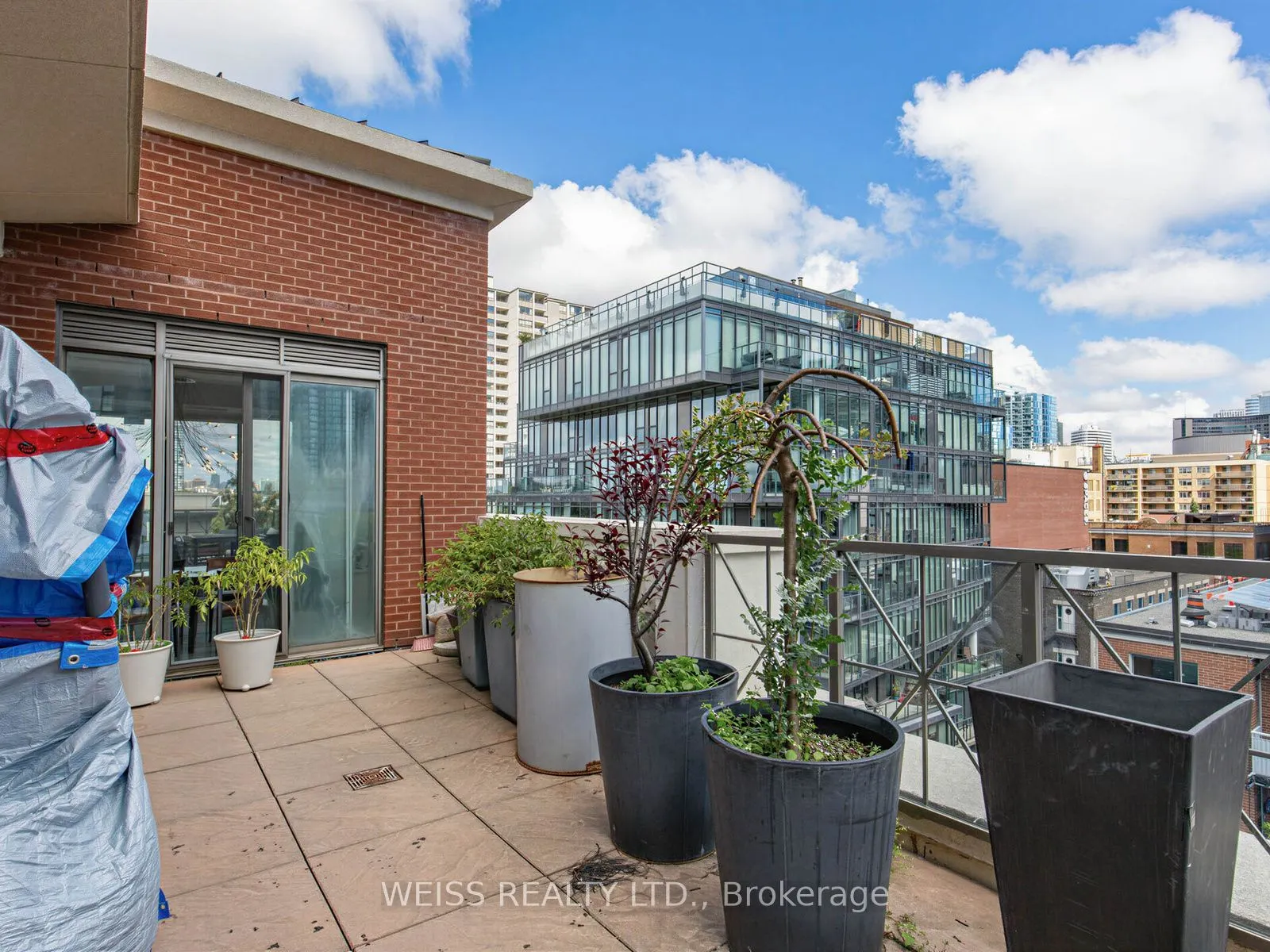 18 Beverley Street #Ph 902