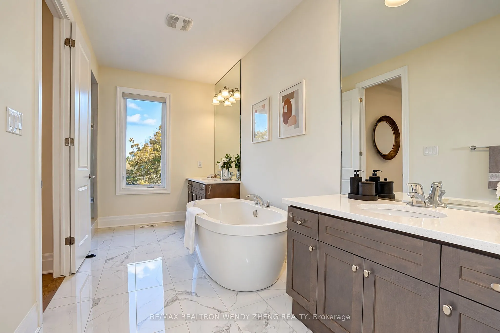 11 Hollyhock Court