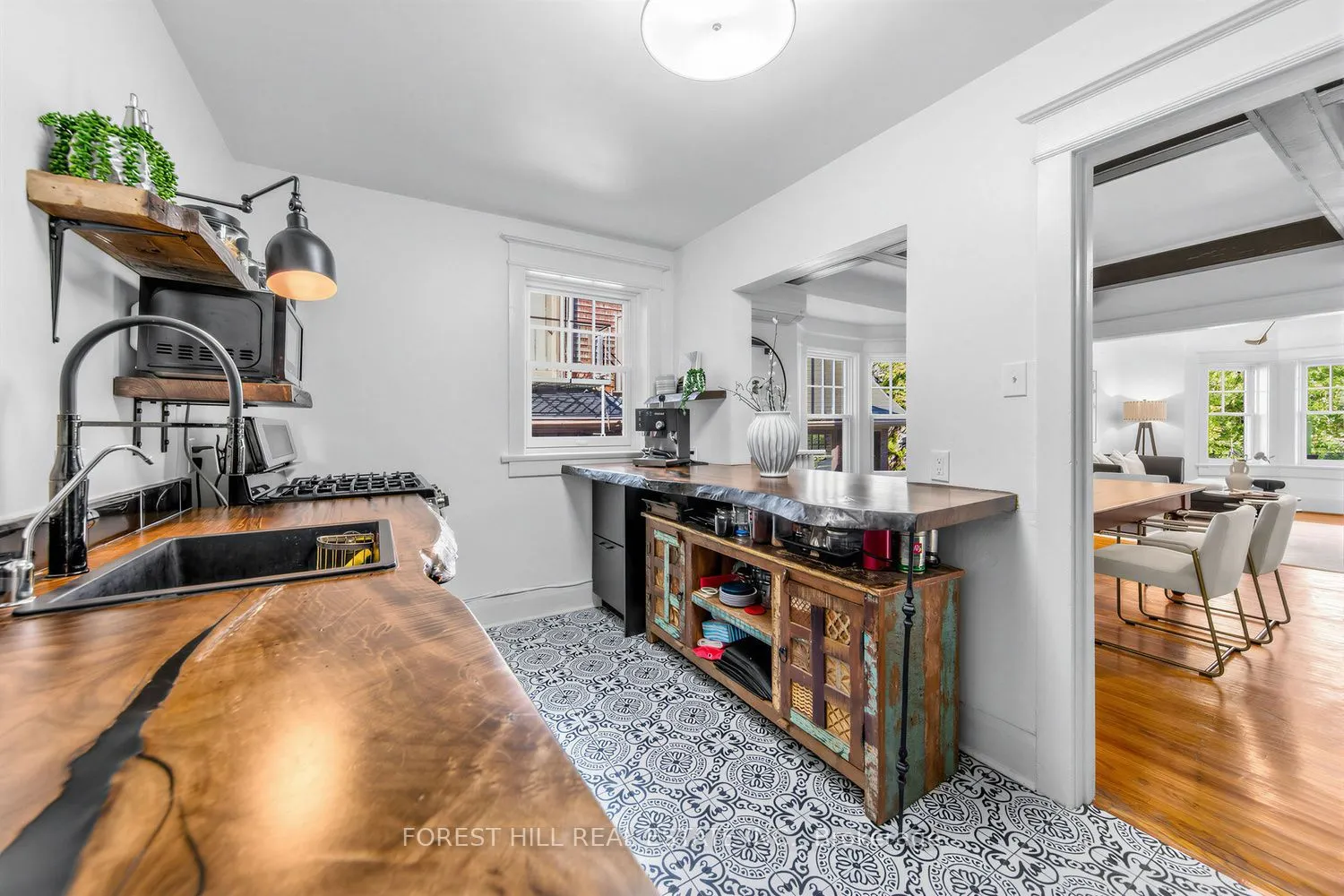 68 Kendal Avenue #6