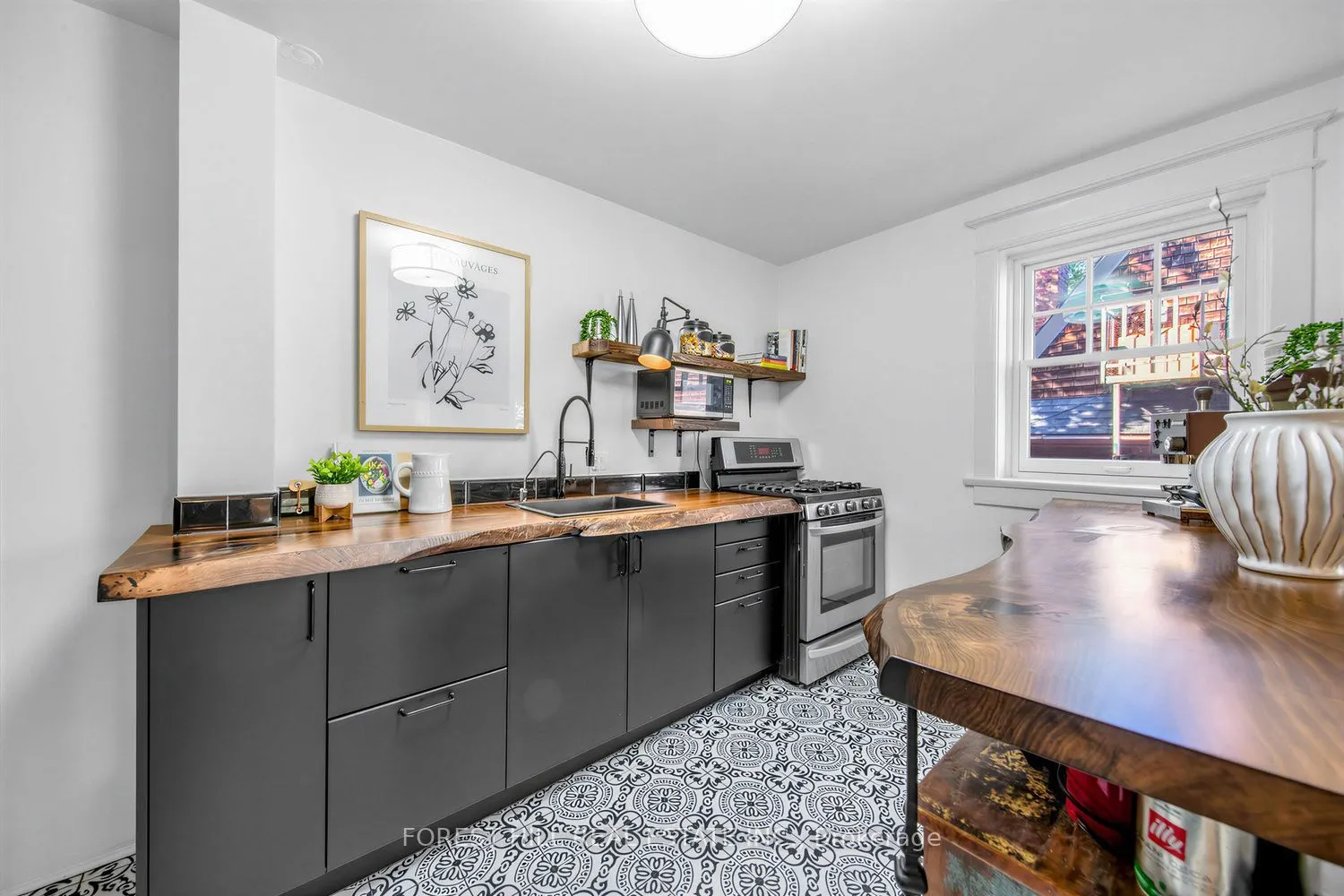 68 Kendal Avenue #6