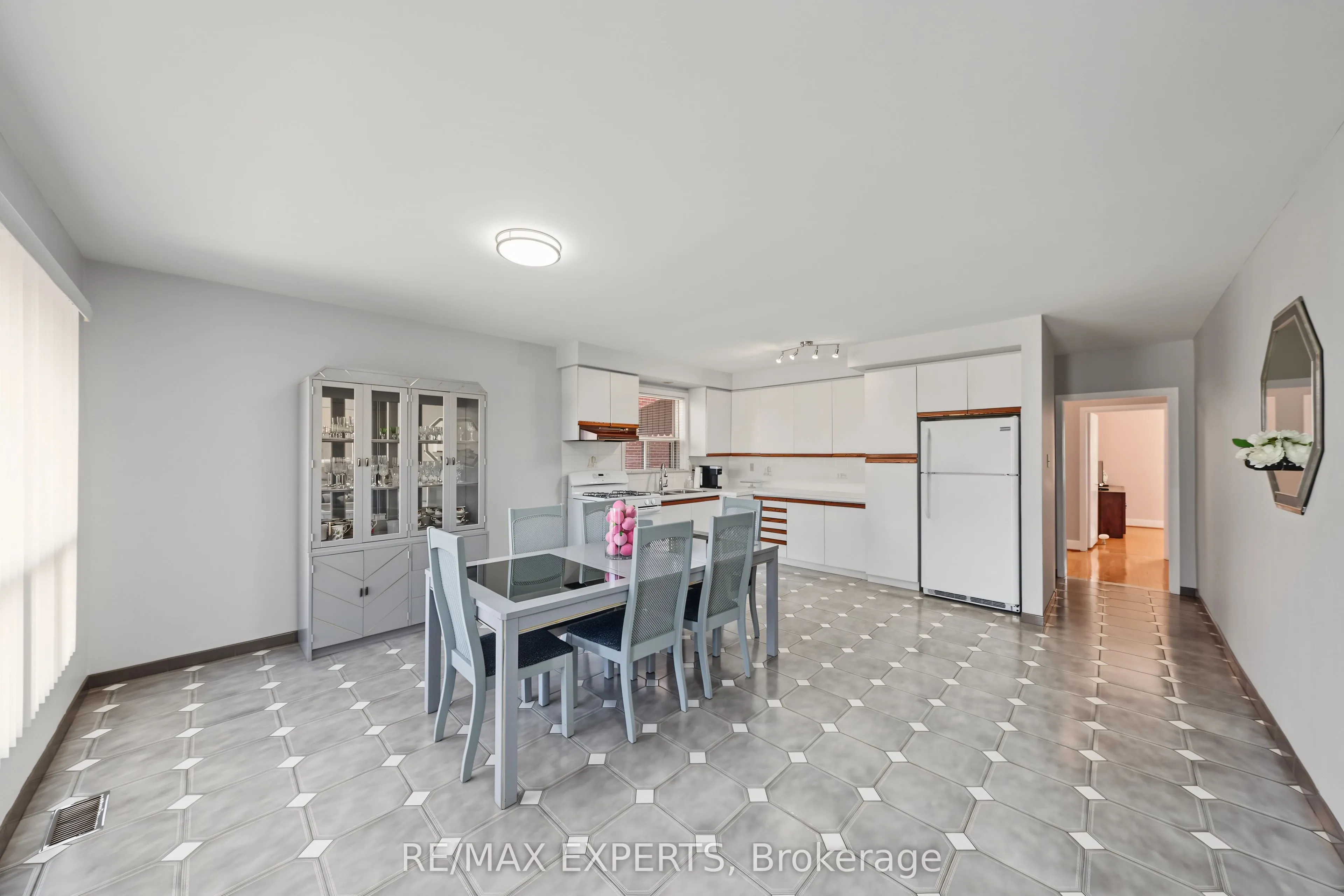 129 Sultana Avenue