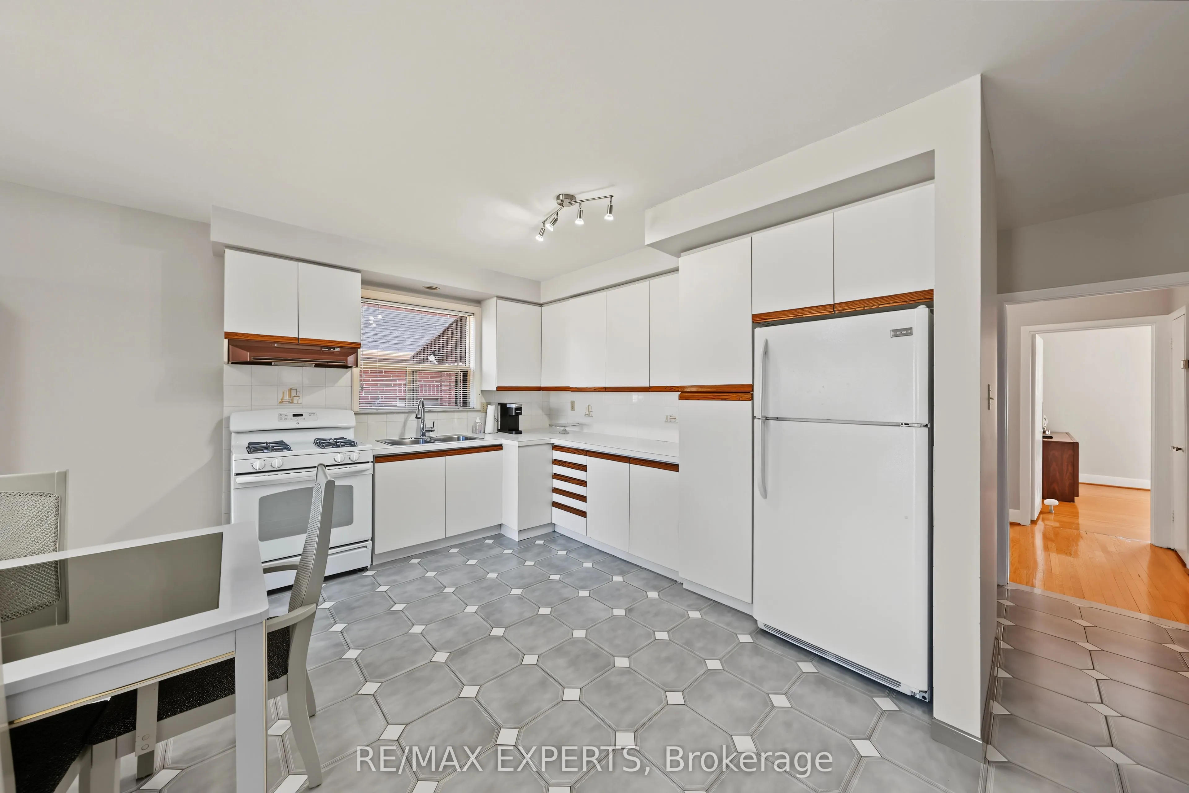 129 Sultana Avenue