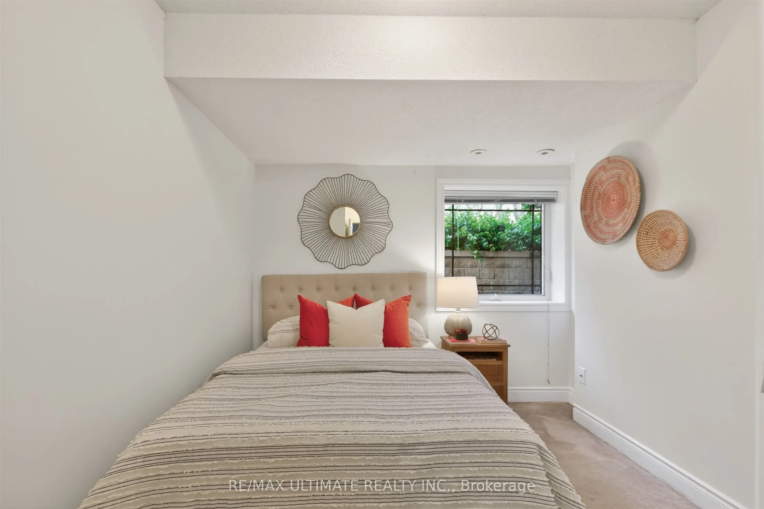 70 Byng Avenue #4
