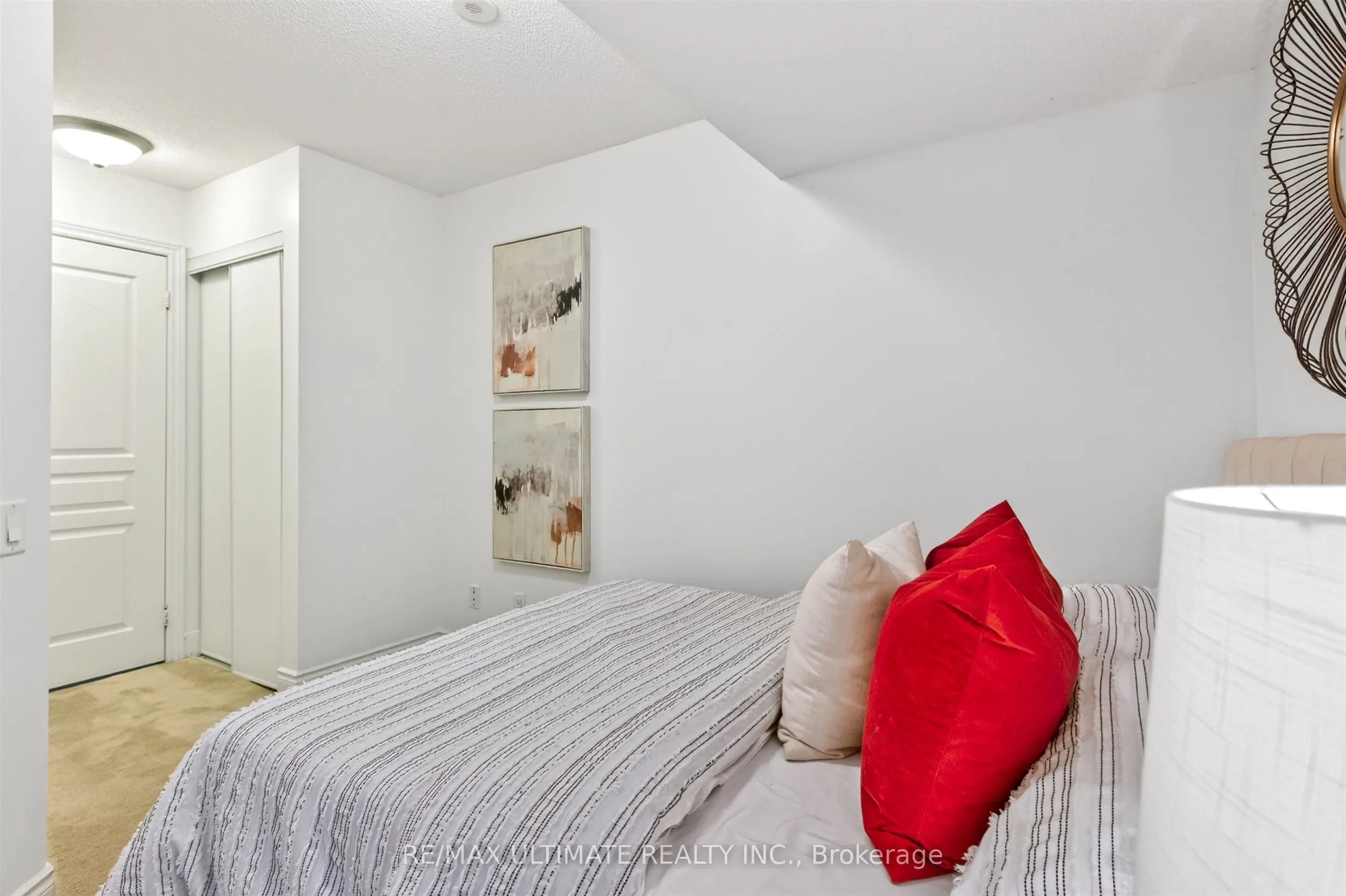 70 Byng Avenue #4