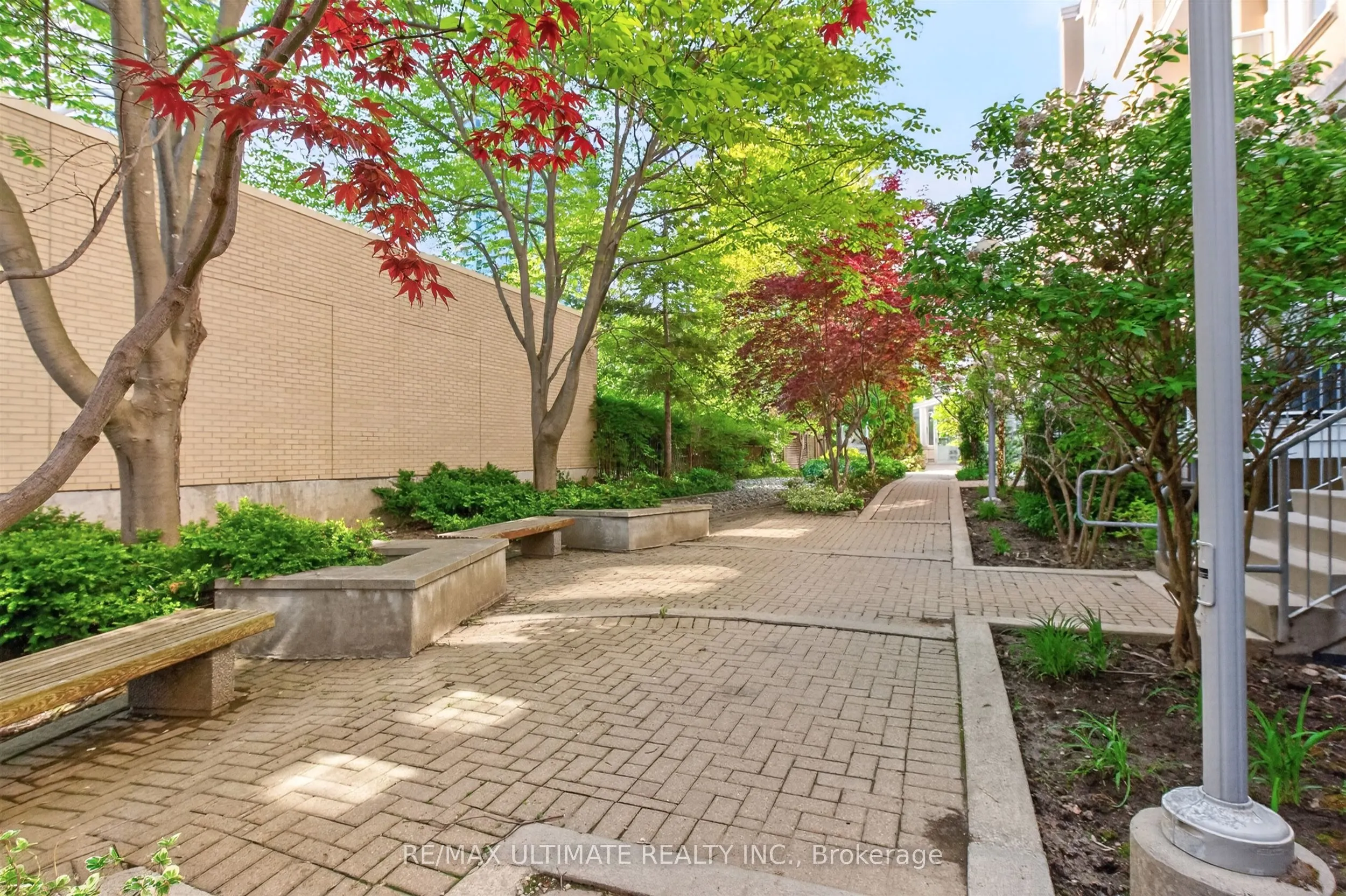 70 Byng Avenue #4