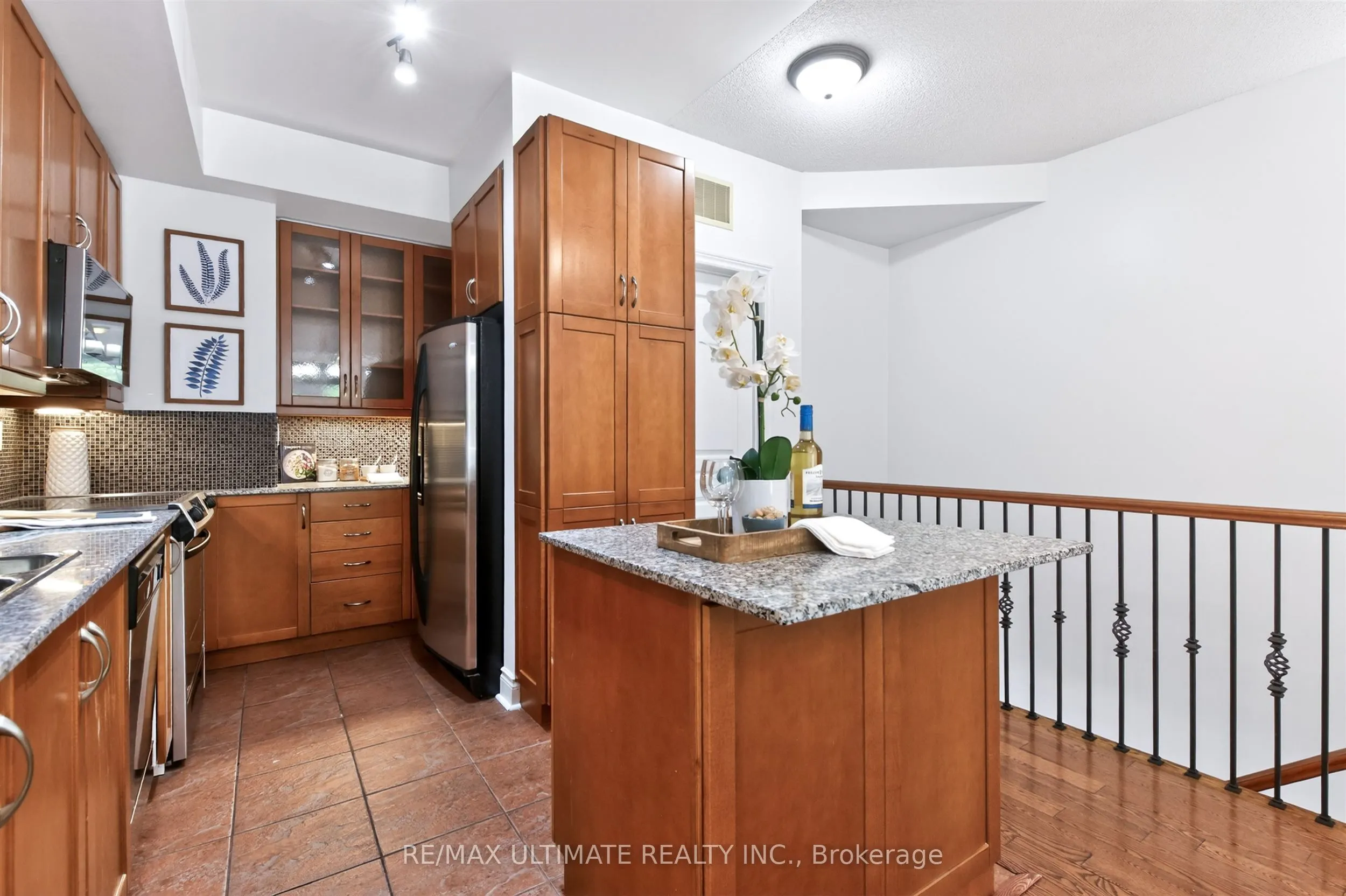 70 Byng Avenue #4
