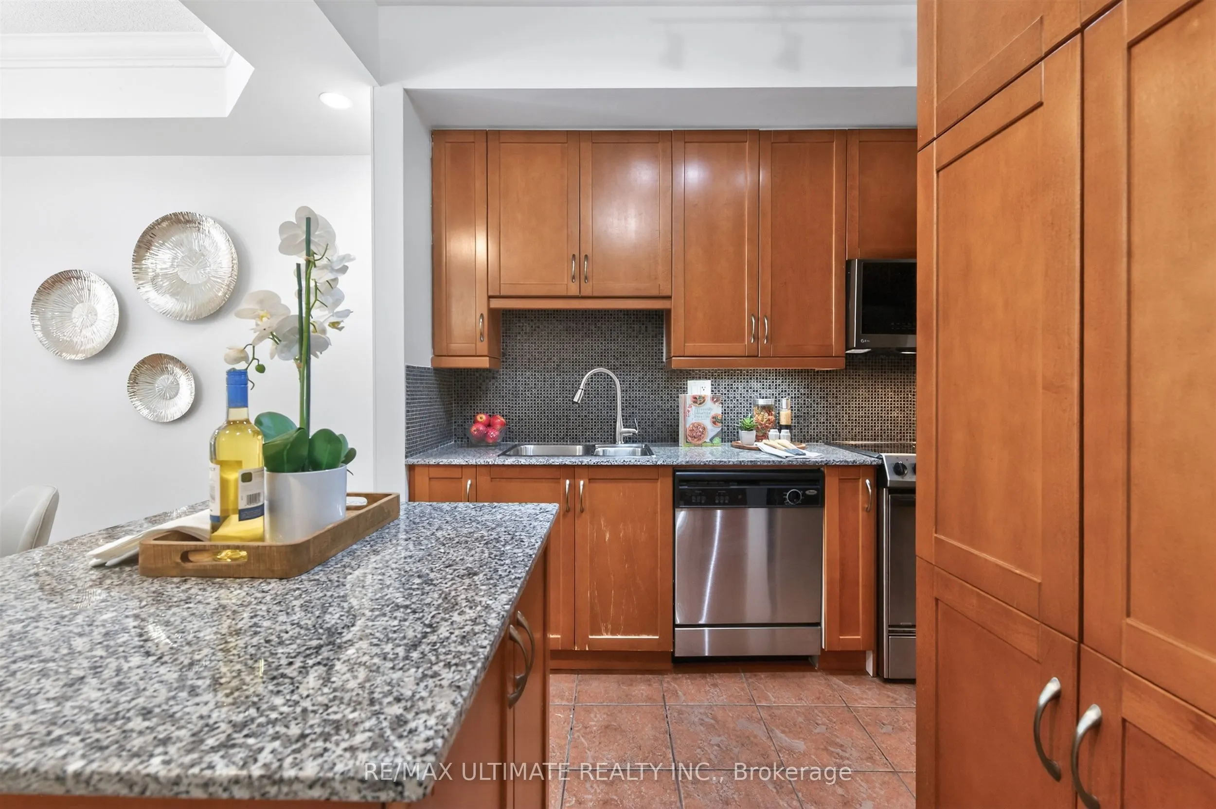 70 Byng Avenue #4