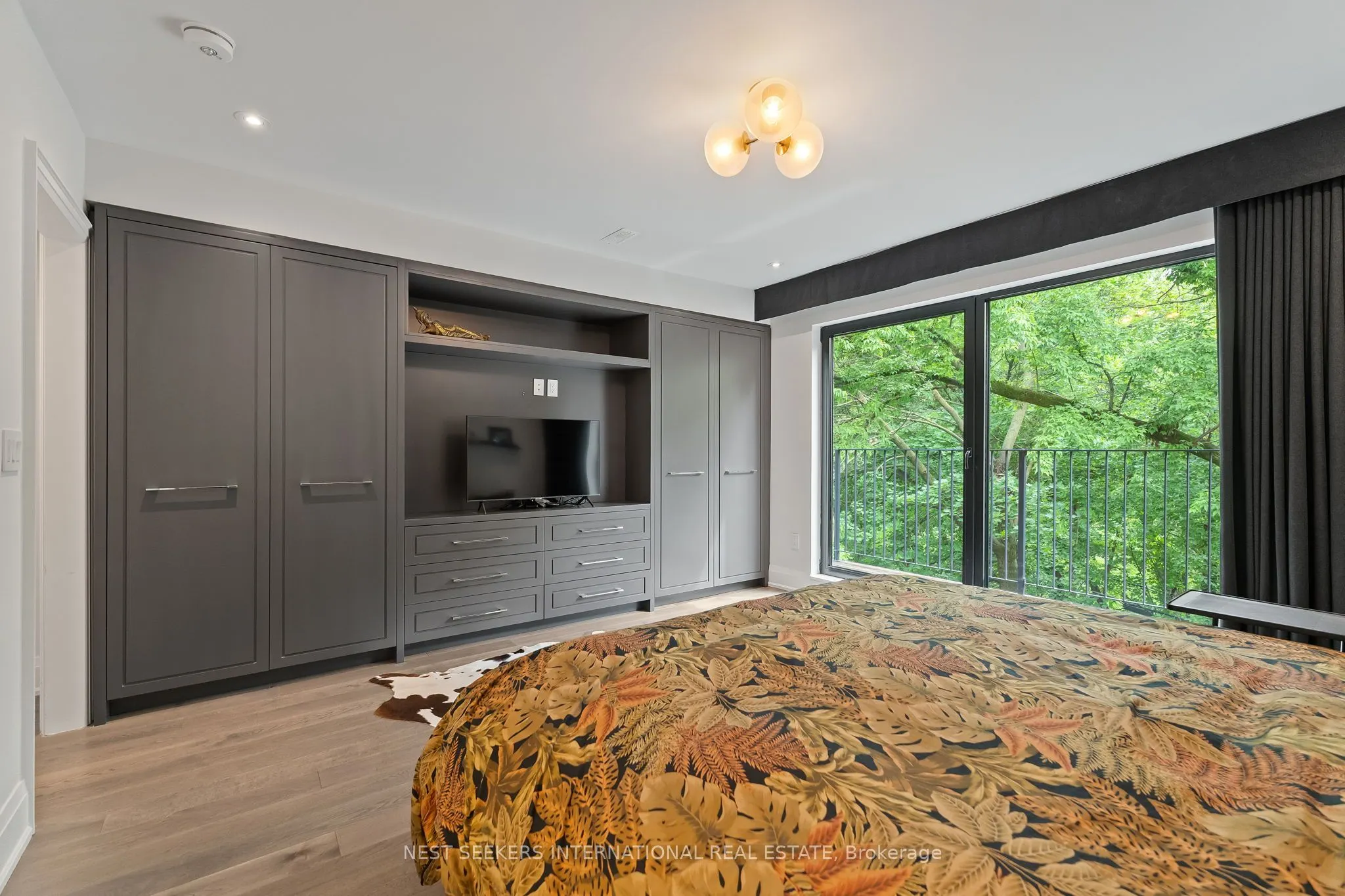 141 Chaplin Crescent