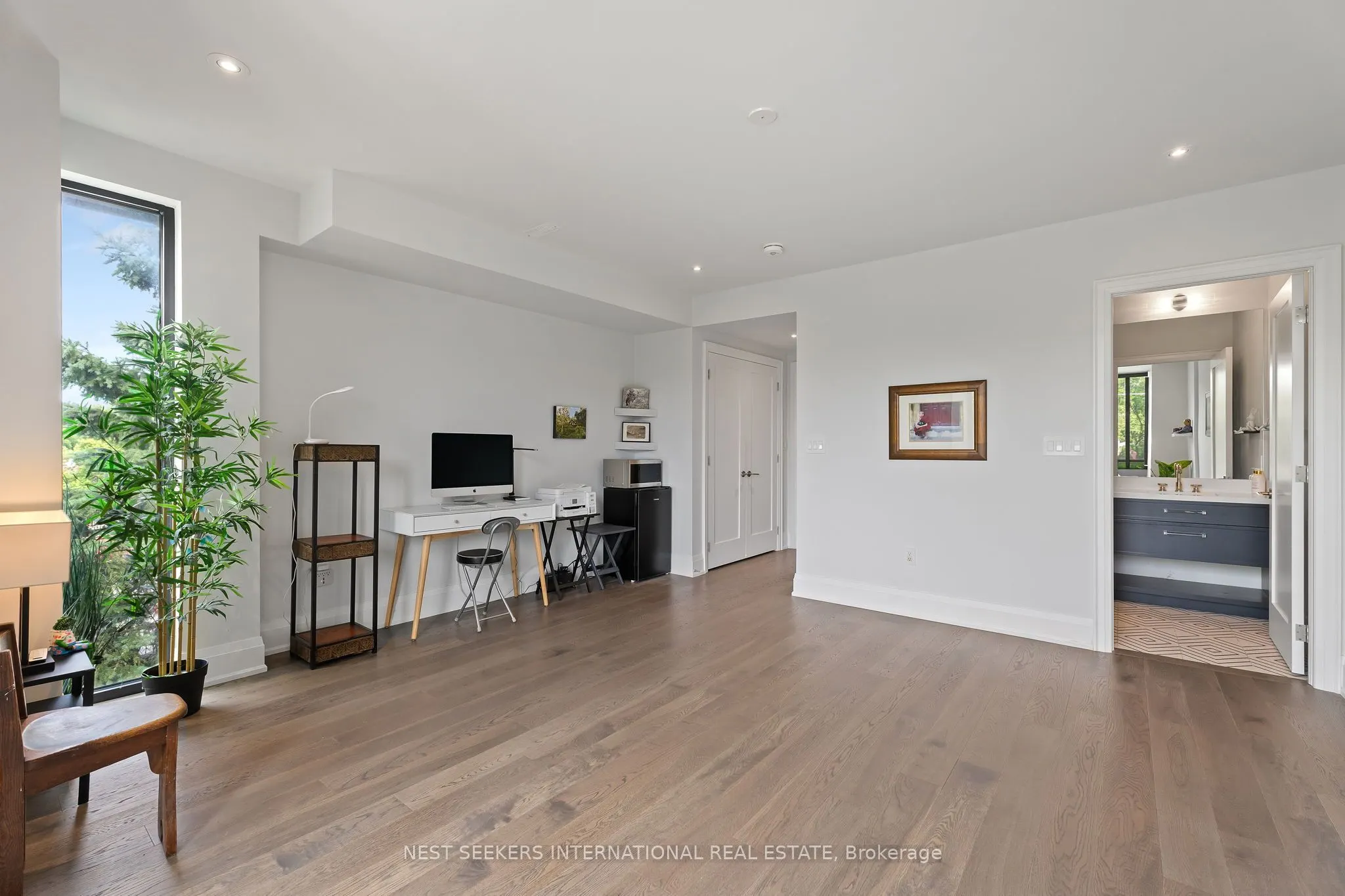 141 Chaplin Crescent