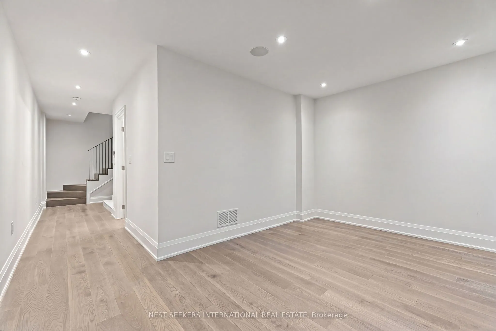 141 Chaplin Crescent