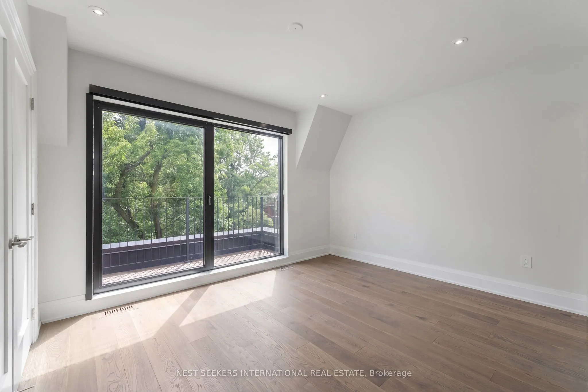 141 Chaplin Crescent