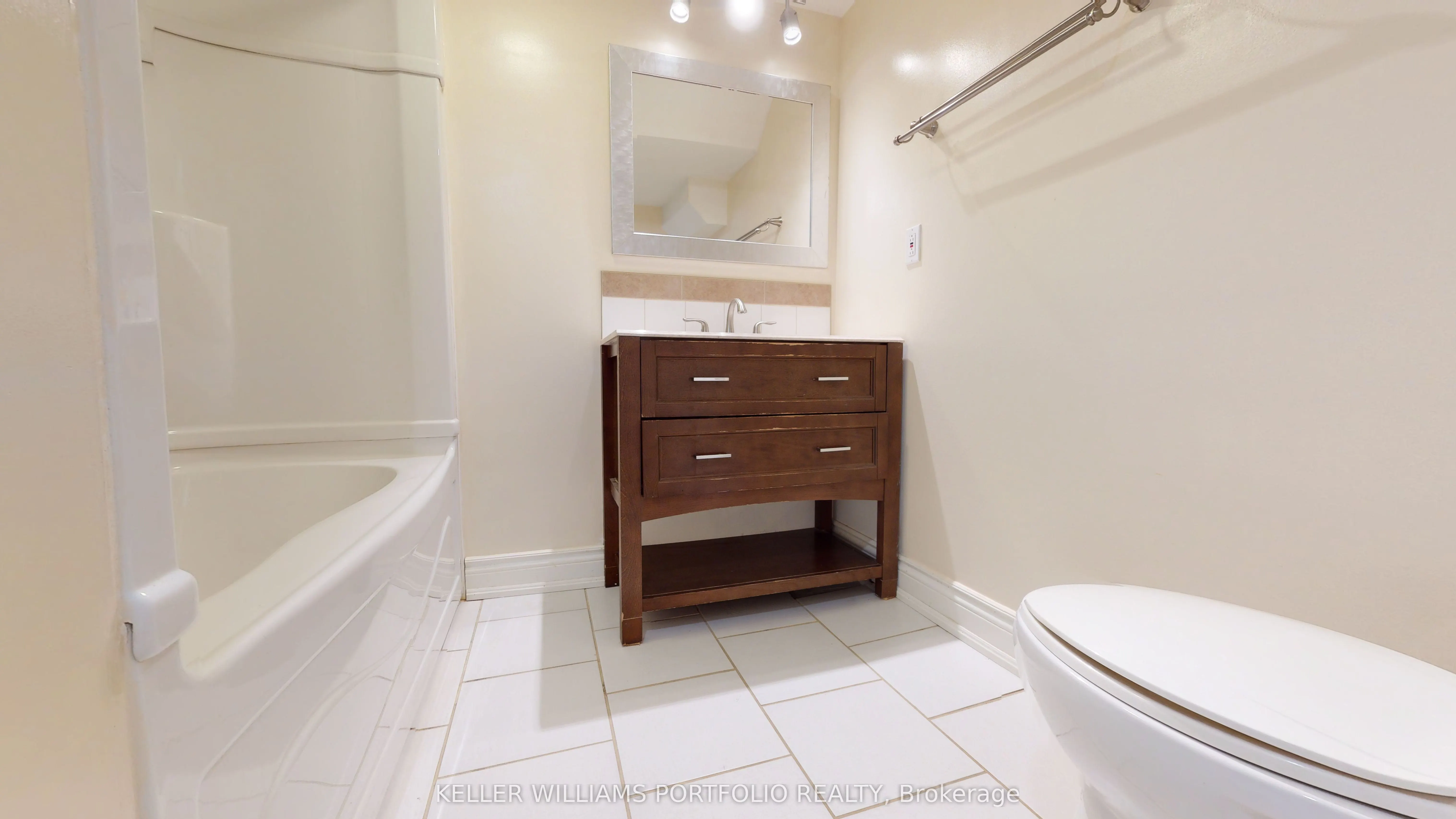 546 Eglinton Avenue E #5