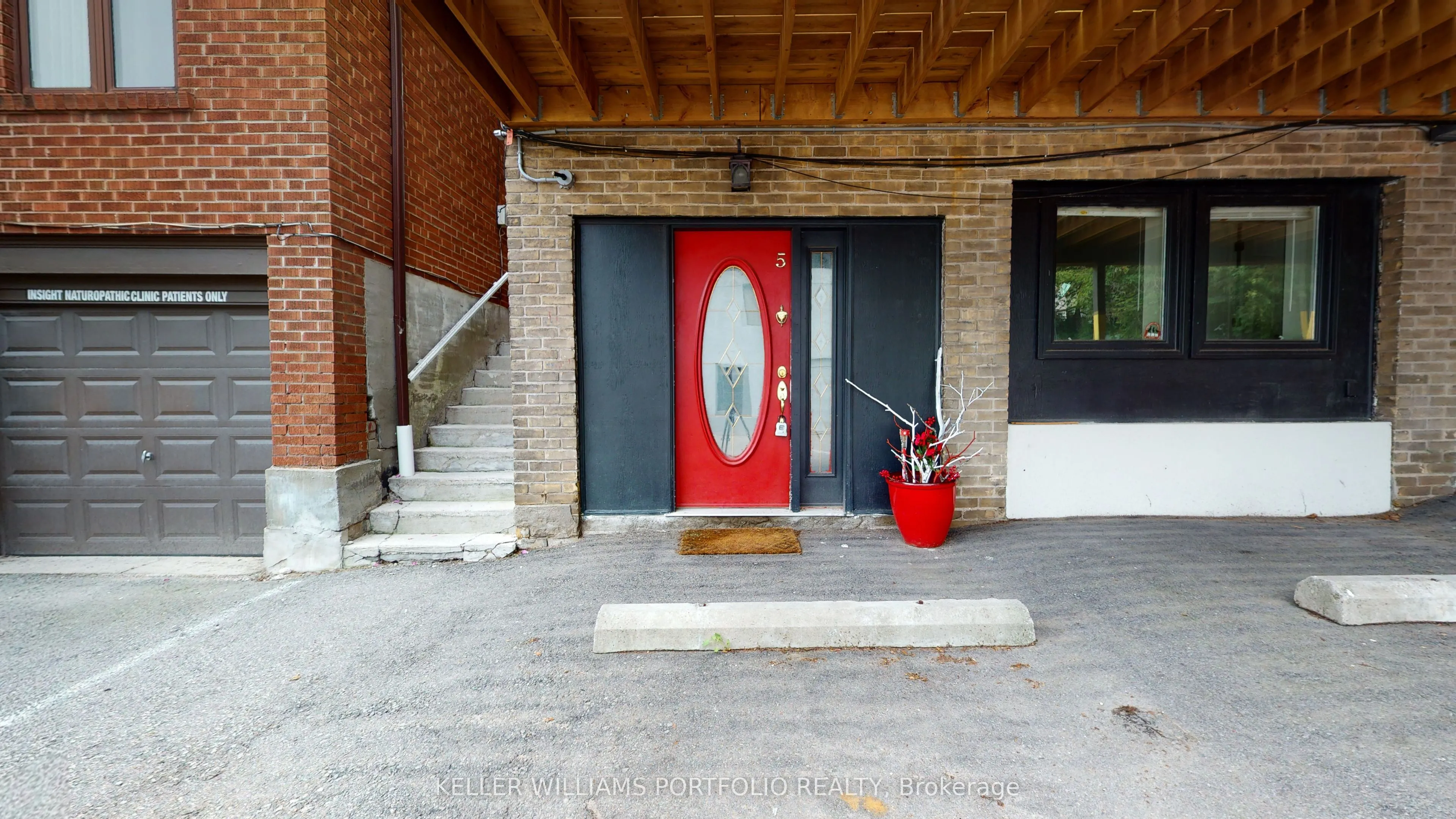 546 Eglinton Avenue E #5