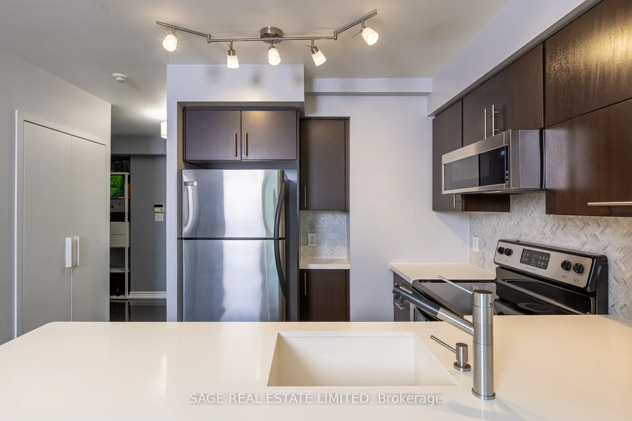 120 Dallimore Circle #502