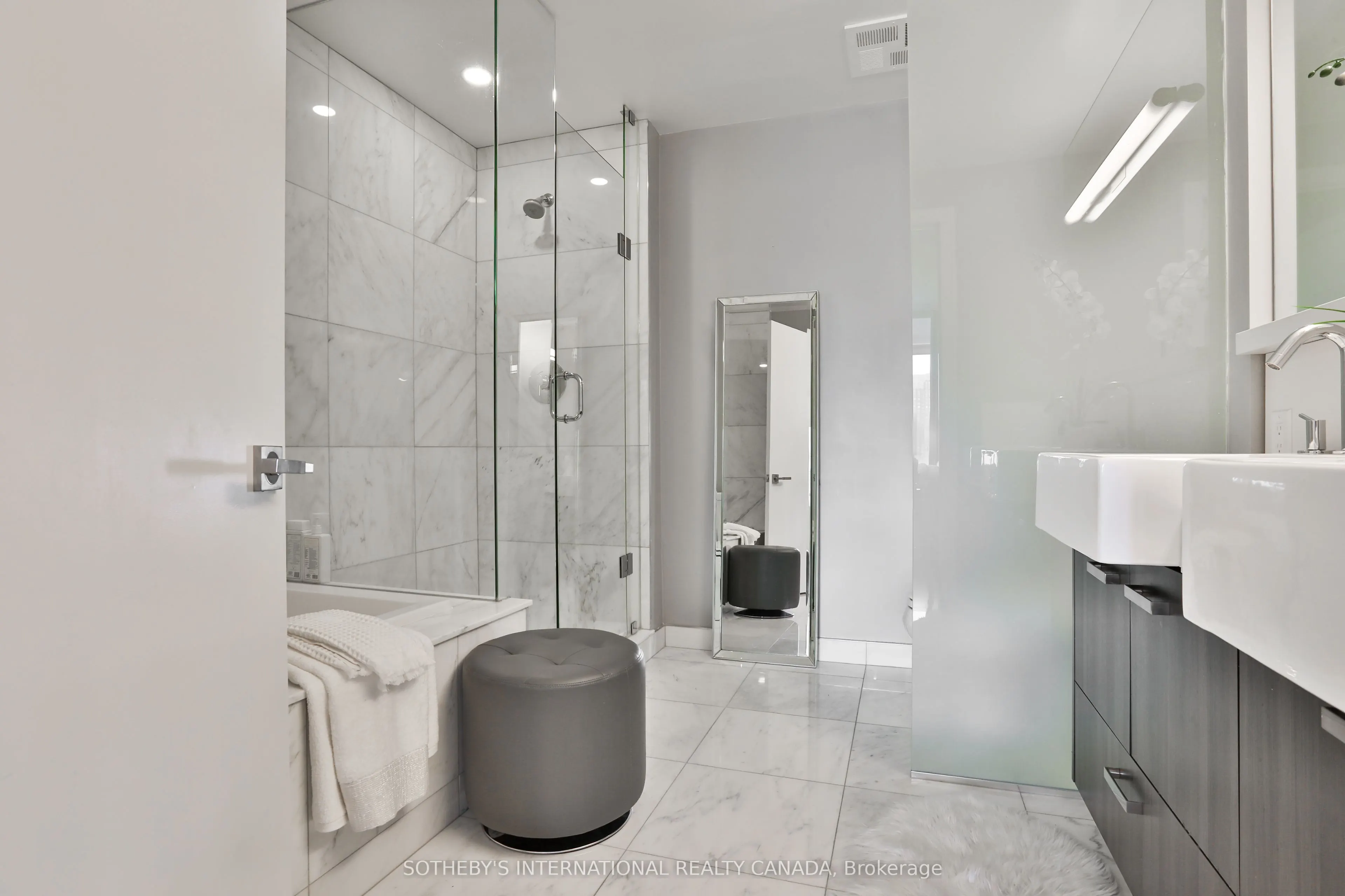 170 Avenue Road #811