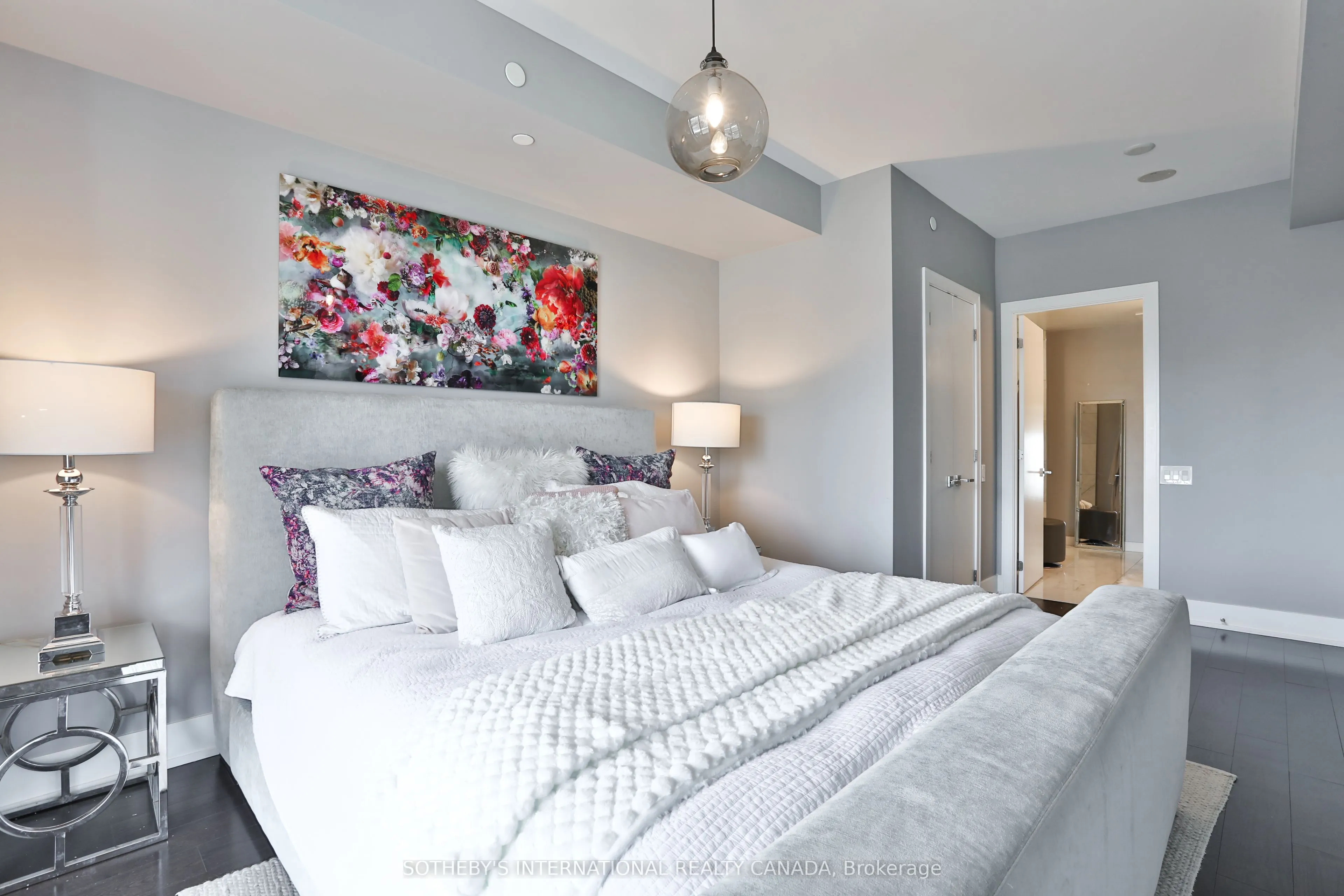 170 Avenue Road #811