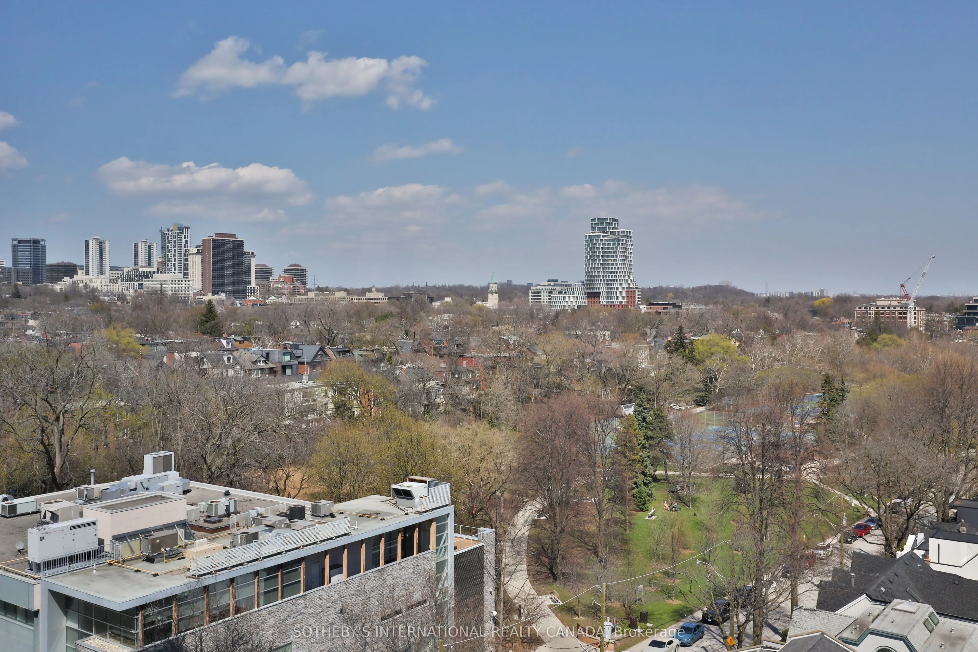 170 Avenue Road #811