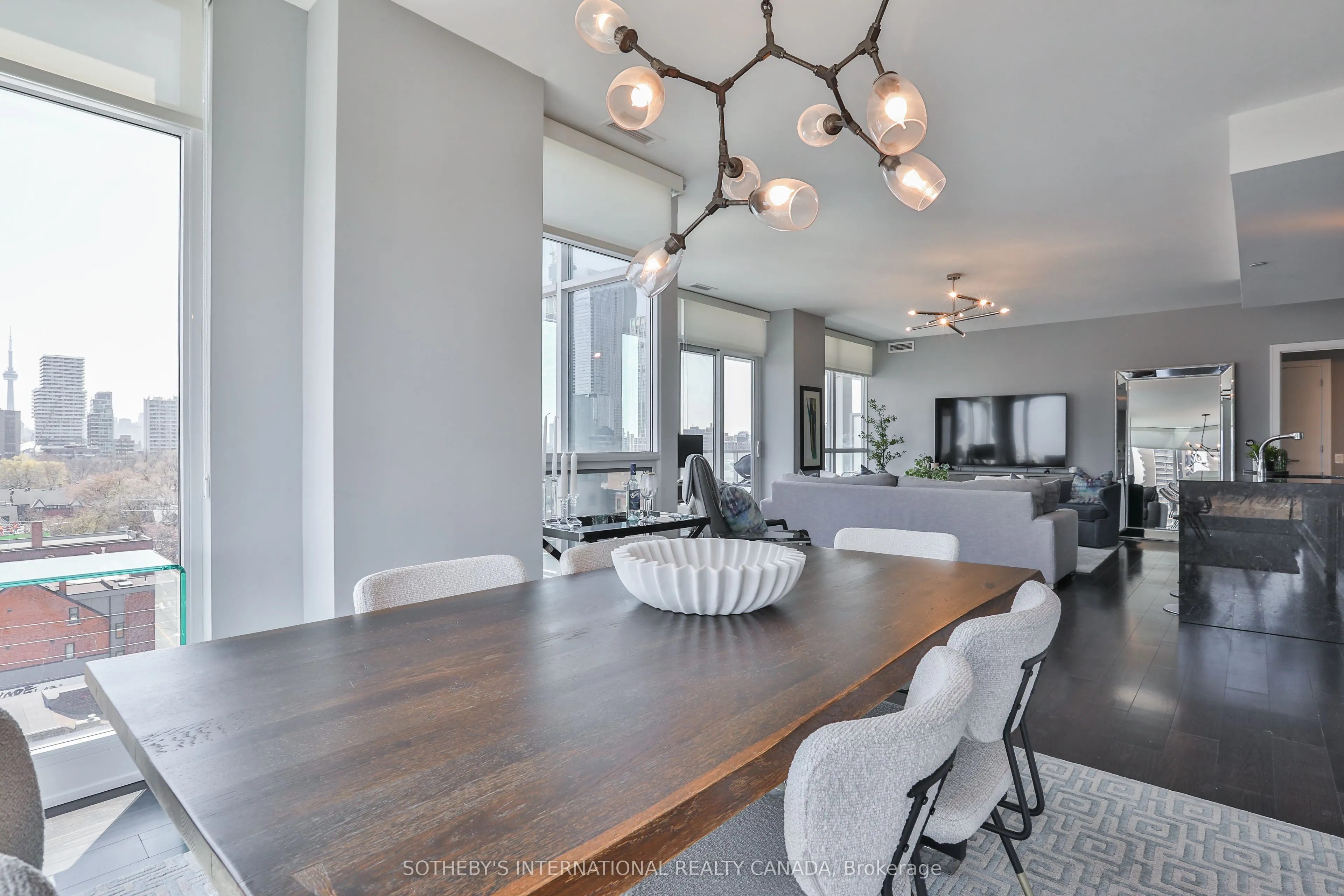 170 Avenue Road #811