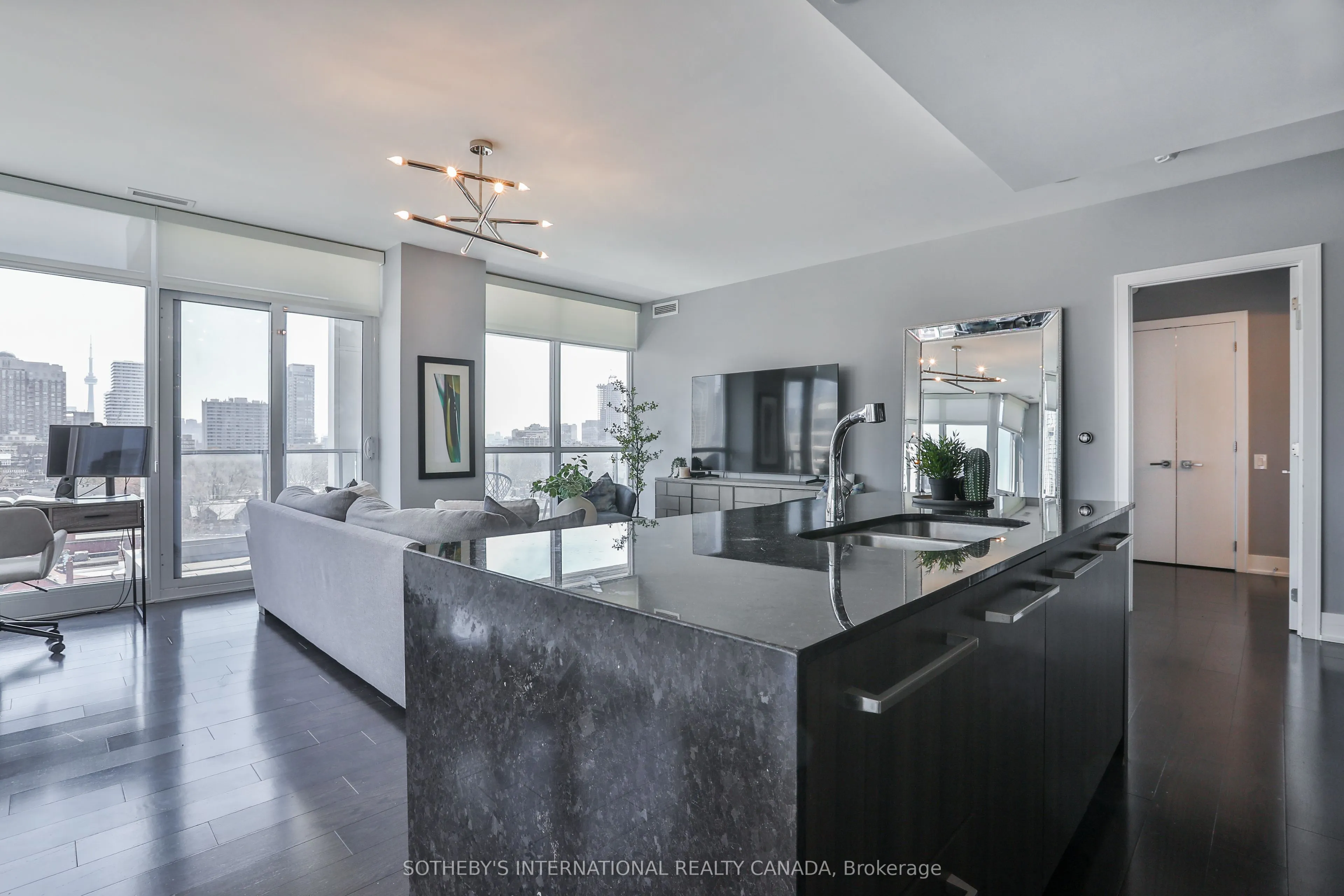 170 Avenue Road #811