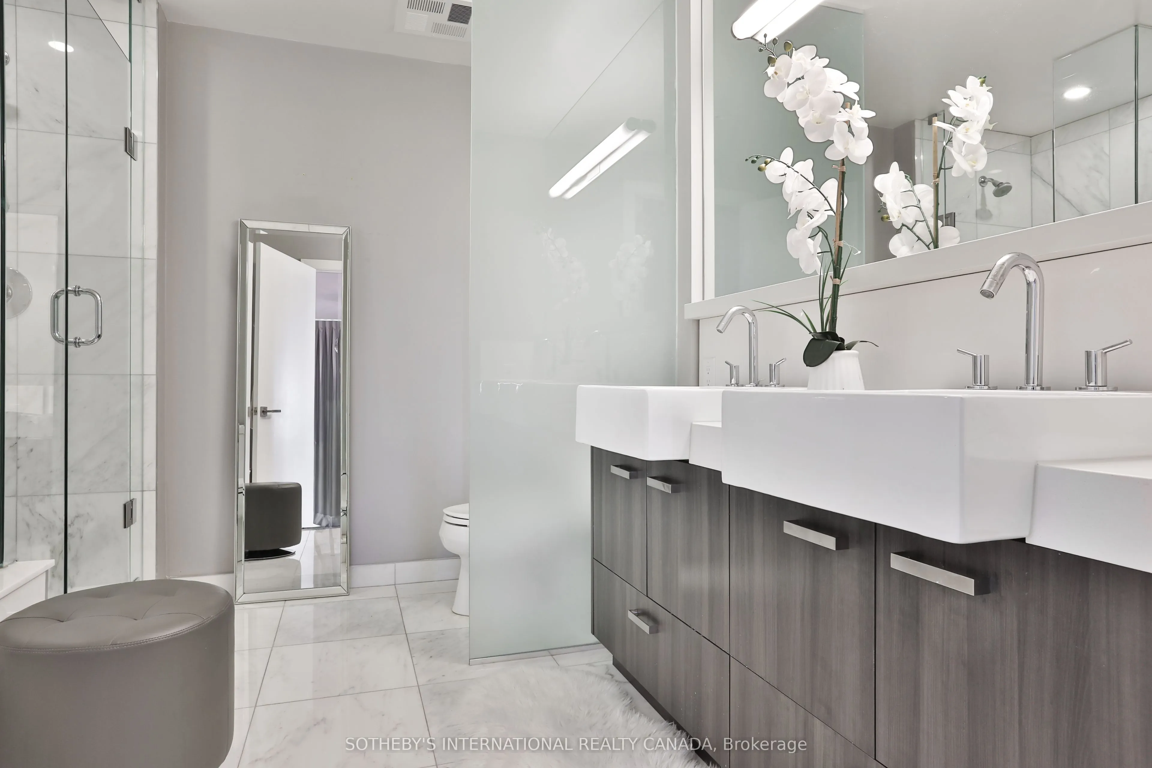 170 Avenue Road #811