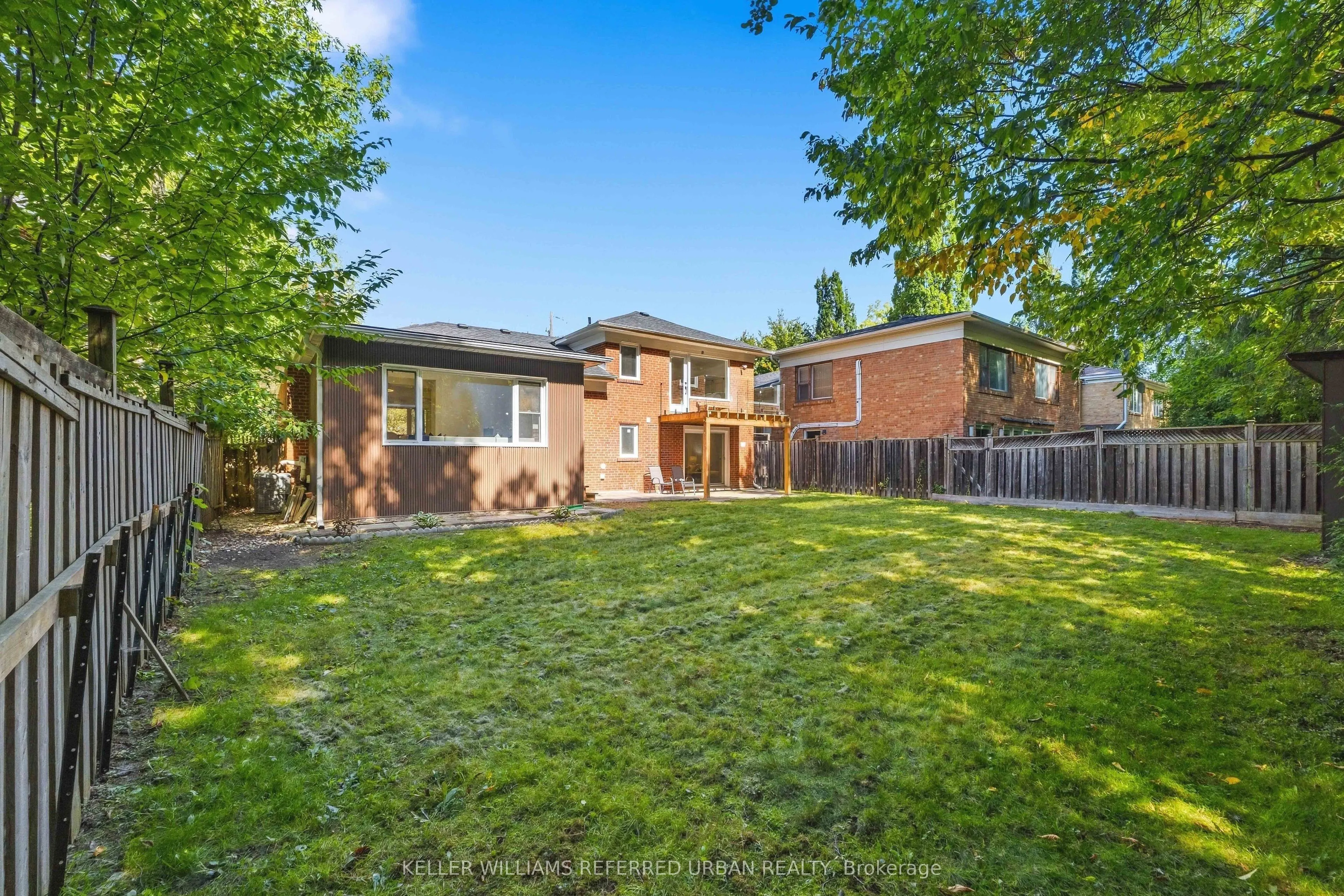 27 Christine Crescent
