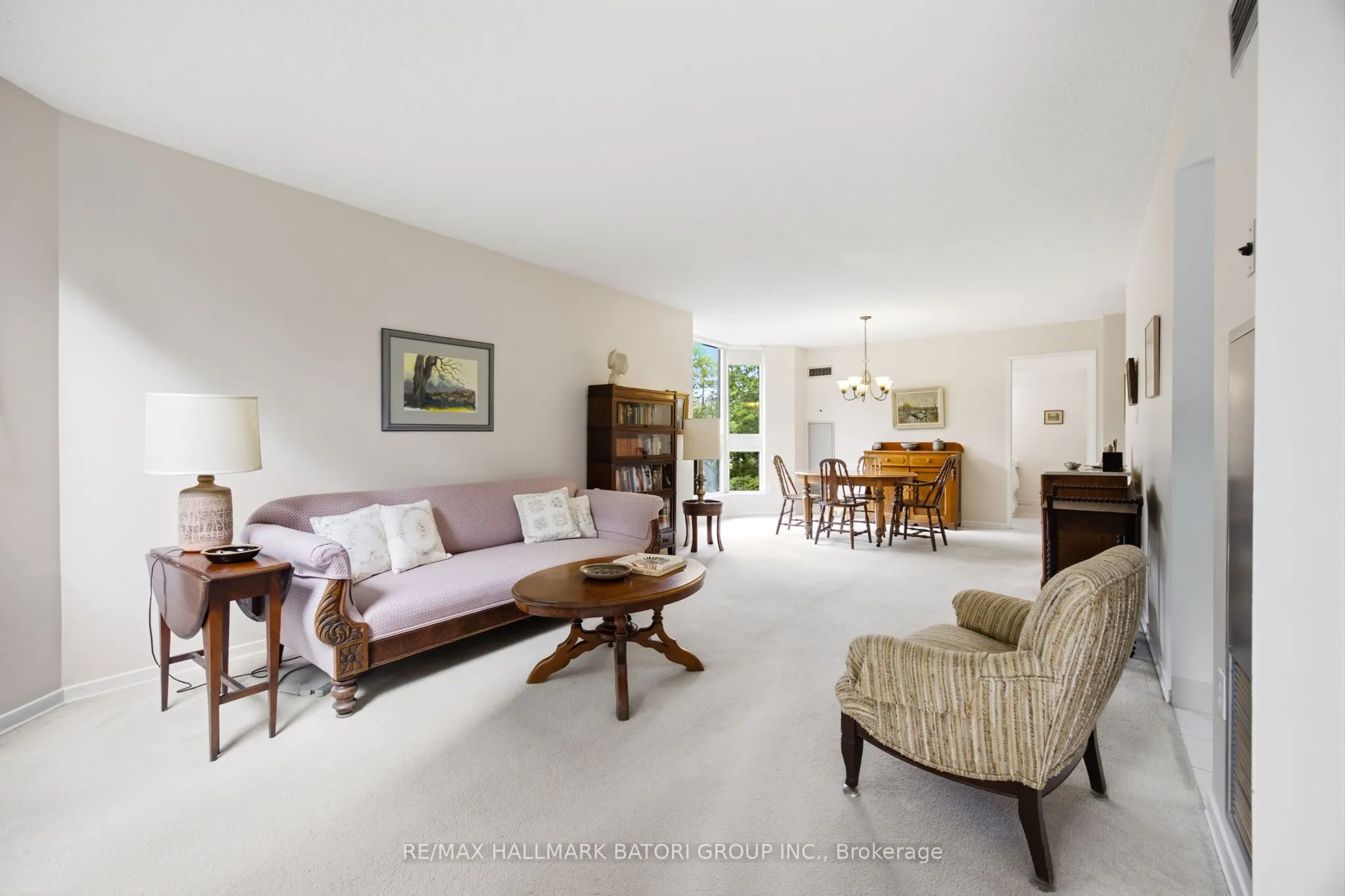10 Kenneth Avenue #211