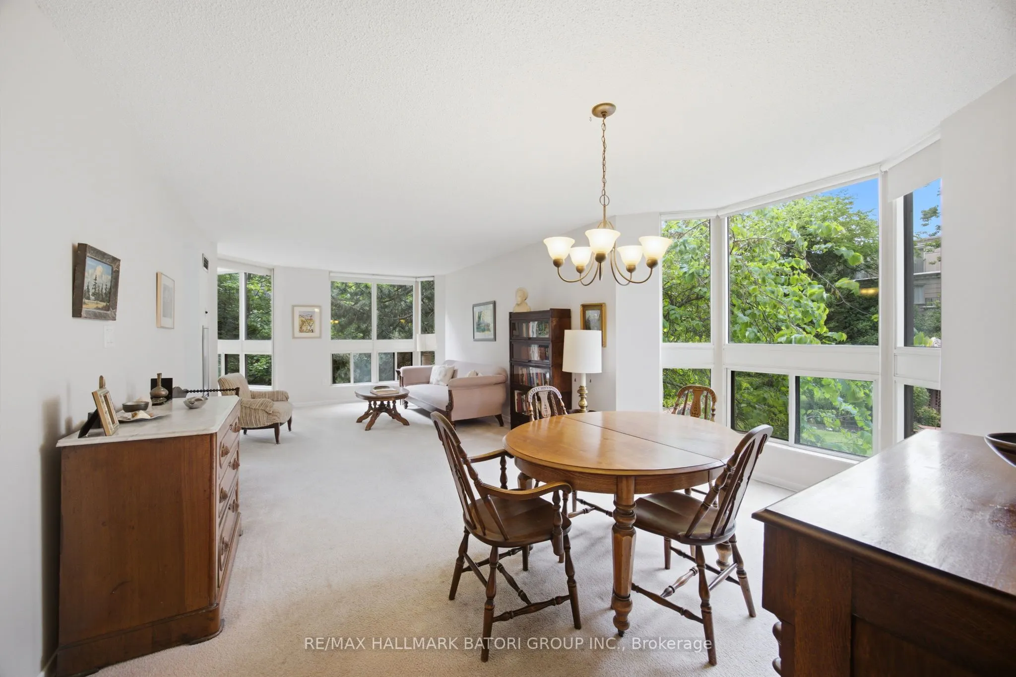 10 Kenneth Avenue #211