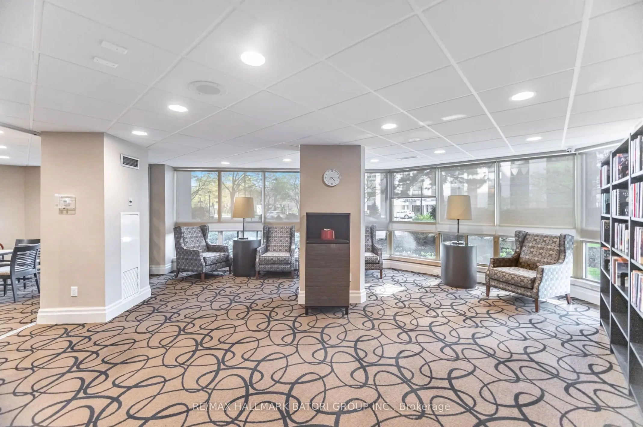10 Kenneth Avenue #211