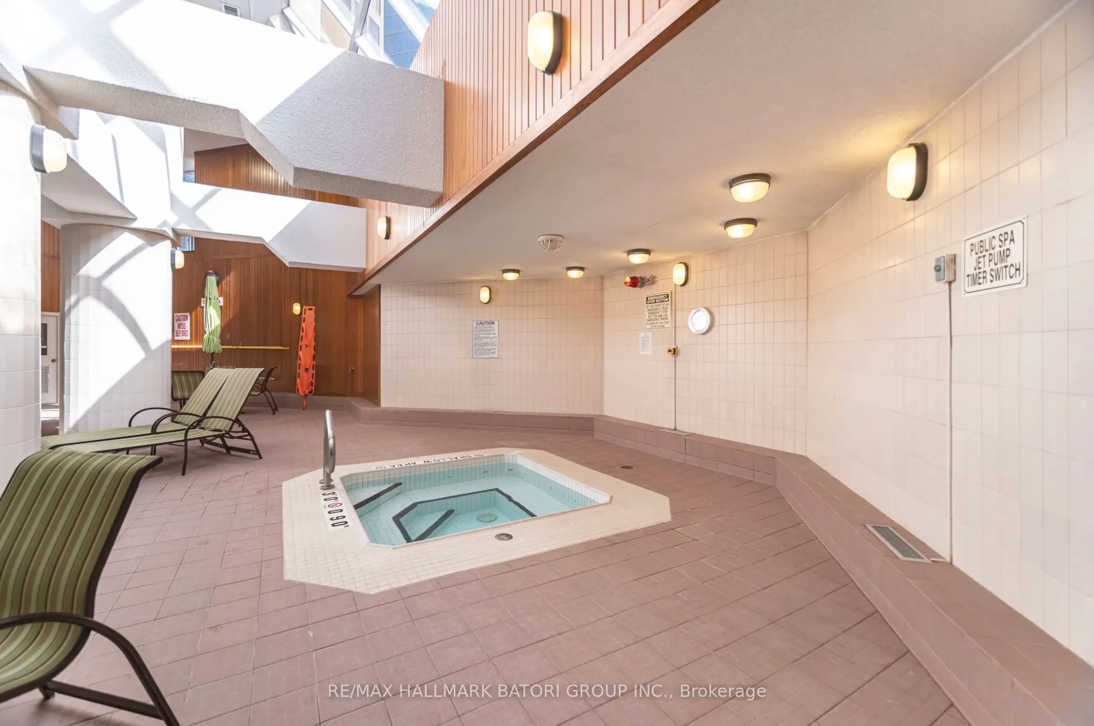 10 Kenneth Avenue #211