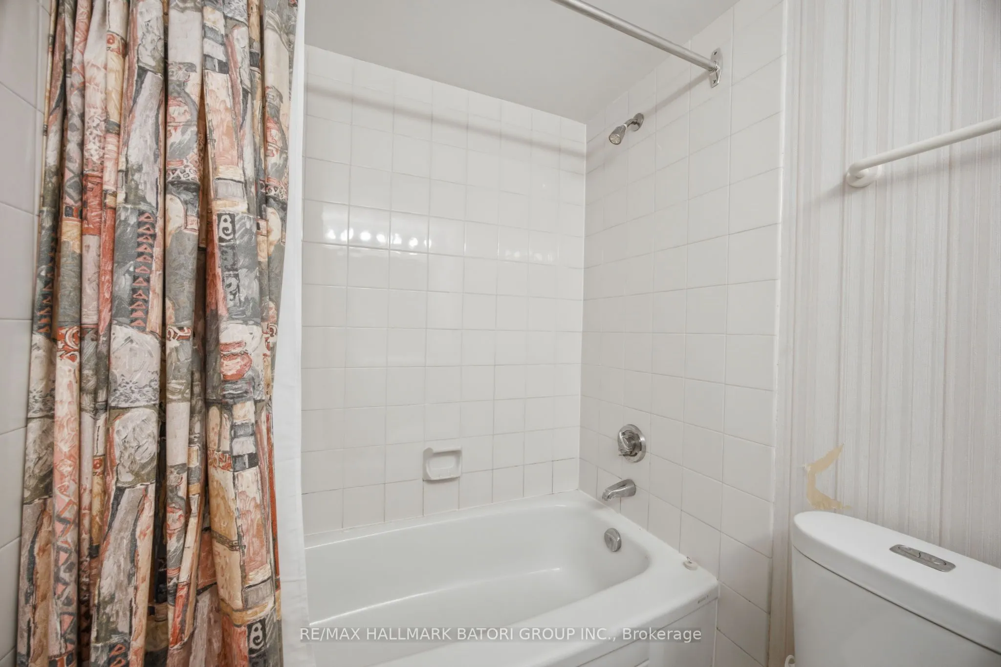 10 Kenneth Avenue #211