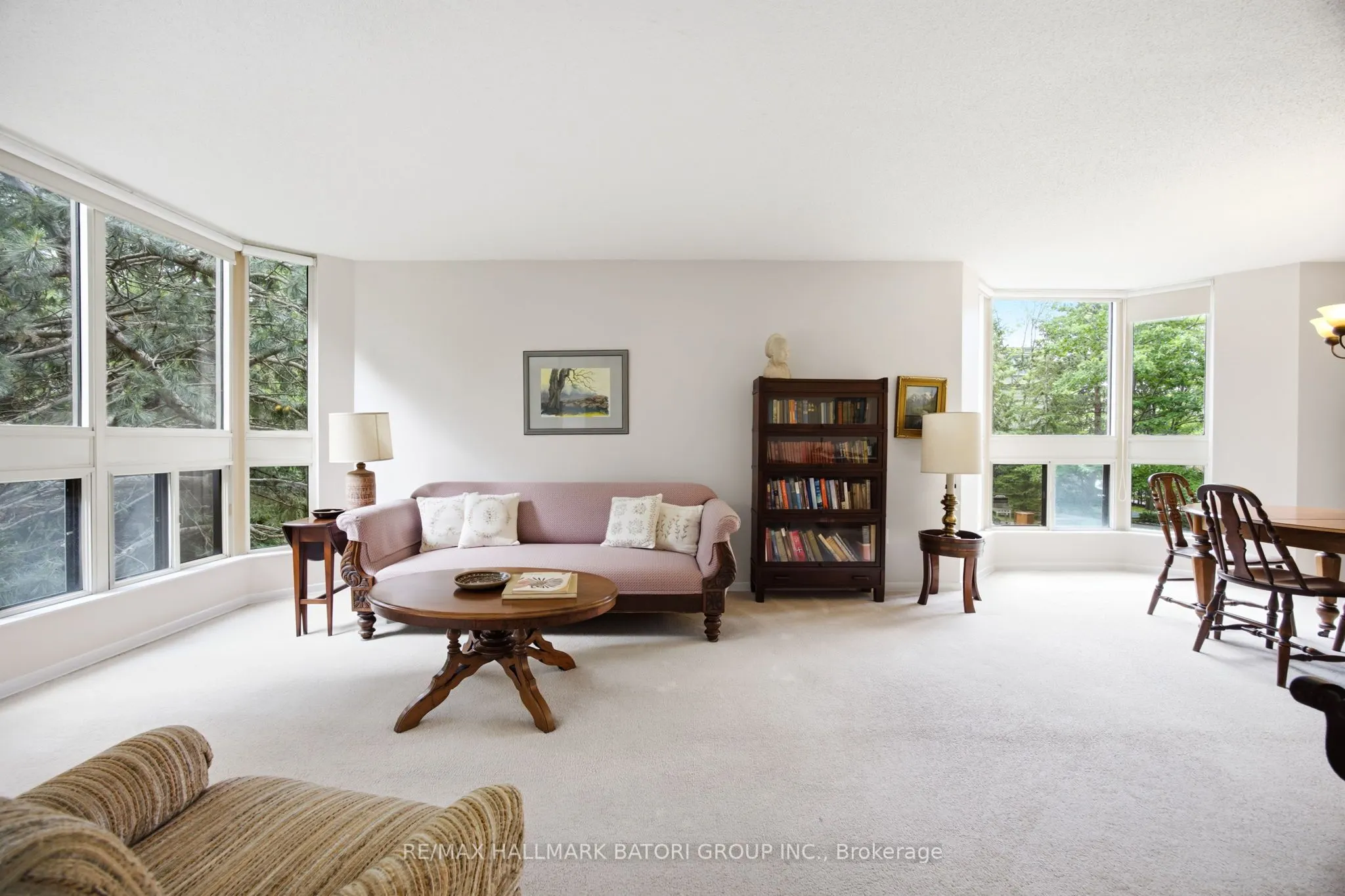 10 Kenneth Avenue #211
