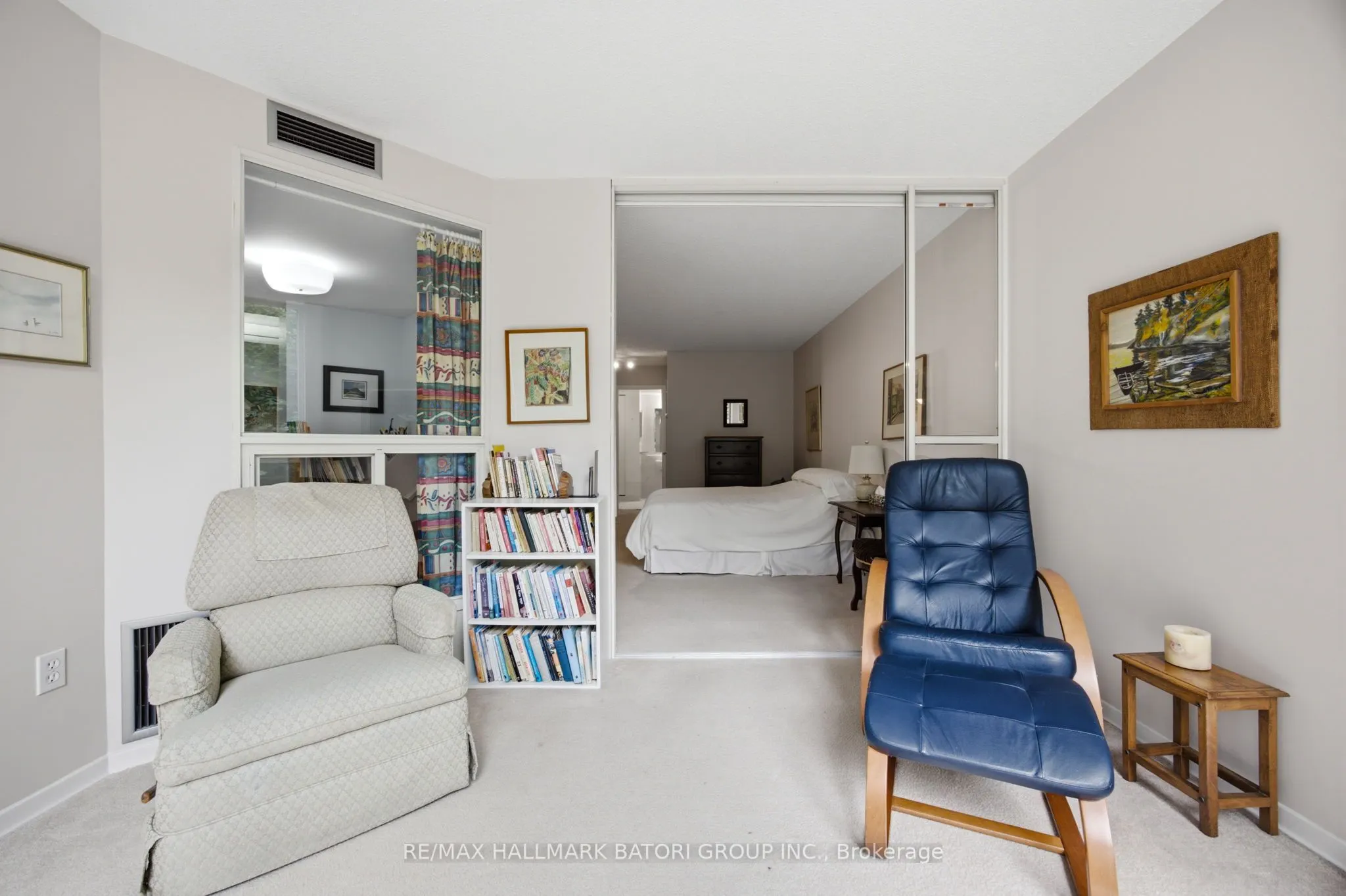 10 Kenneth Avenue #211