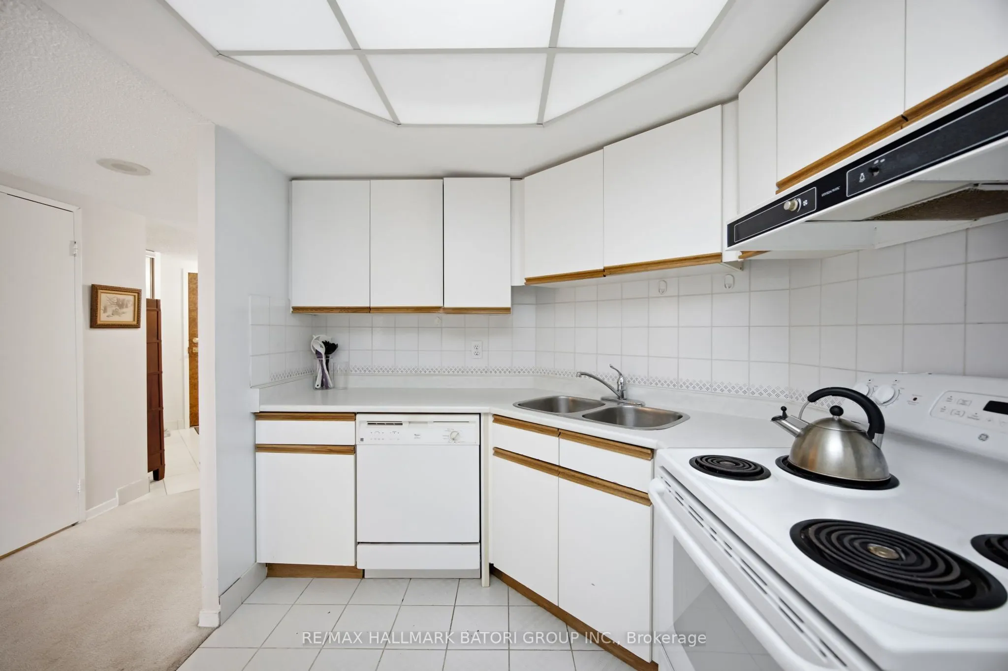 10 Kenneth Avenue #211