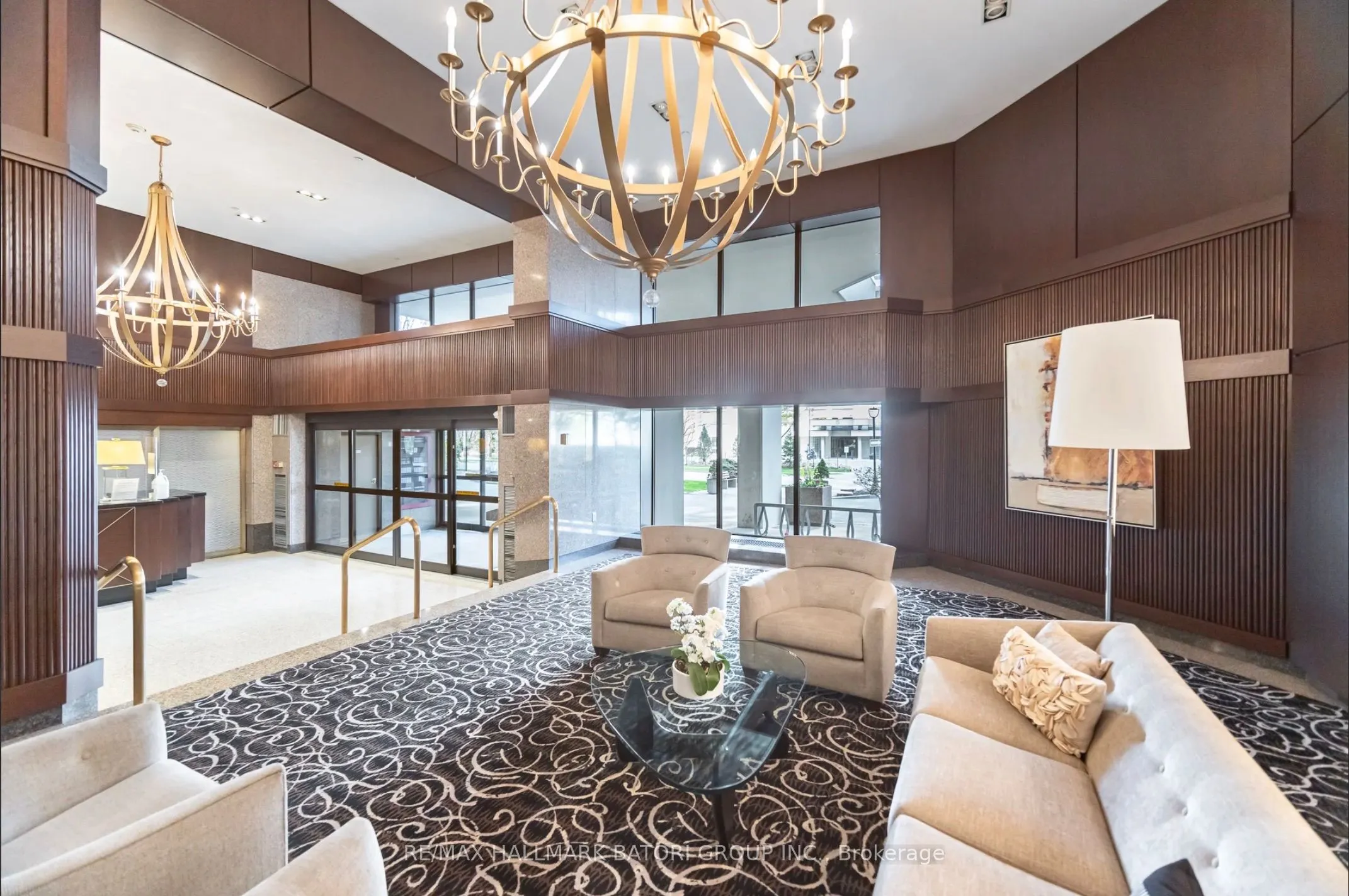 10 Kenneth Avenue #211