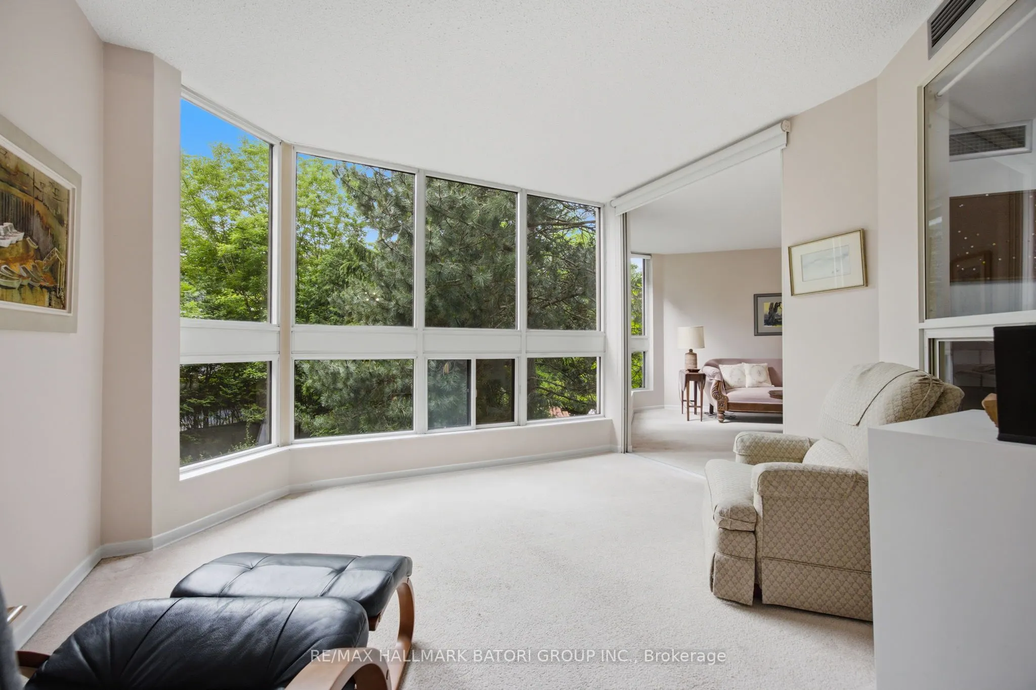10 Kenneth Avenue #211