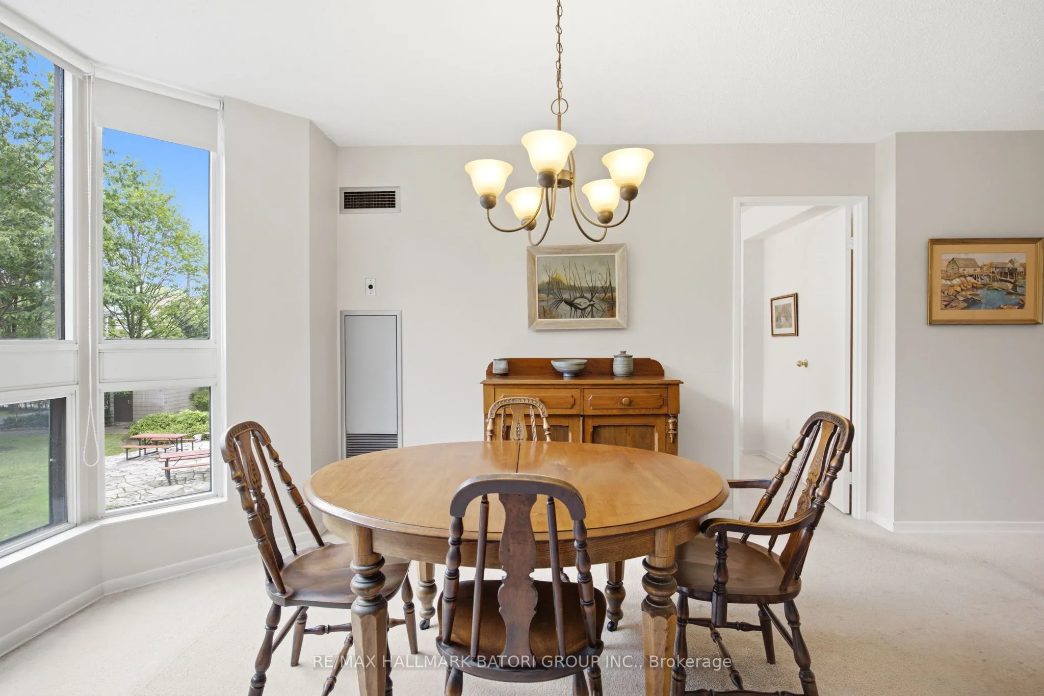 10 Kenneth Avenue #211