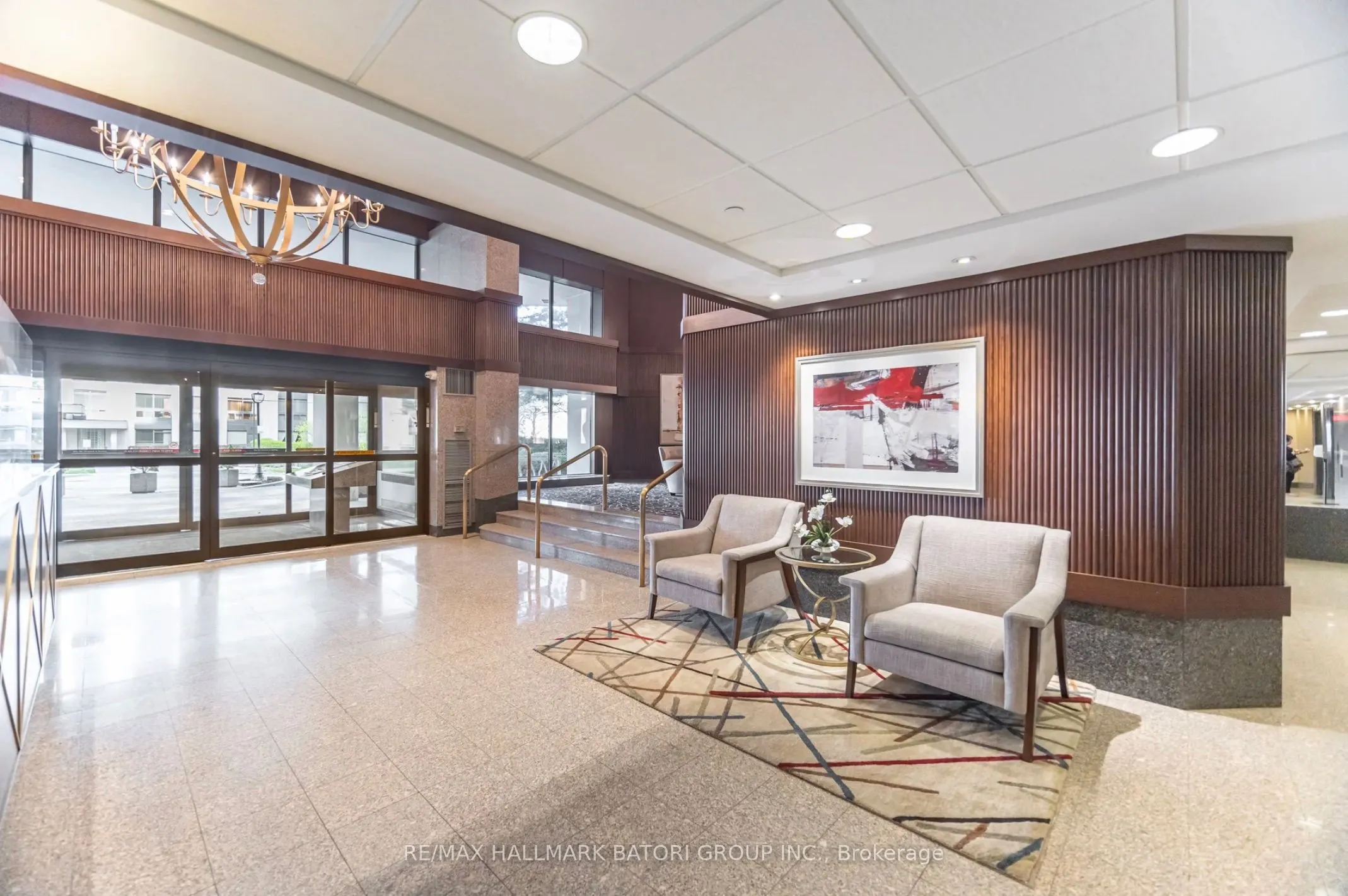 10 Kenneth Avenue #211