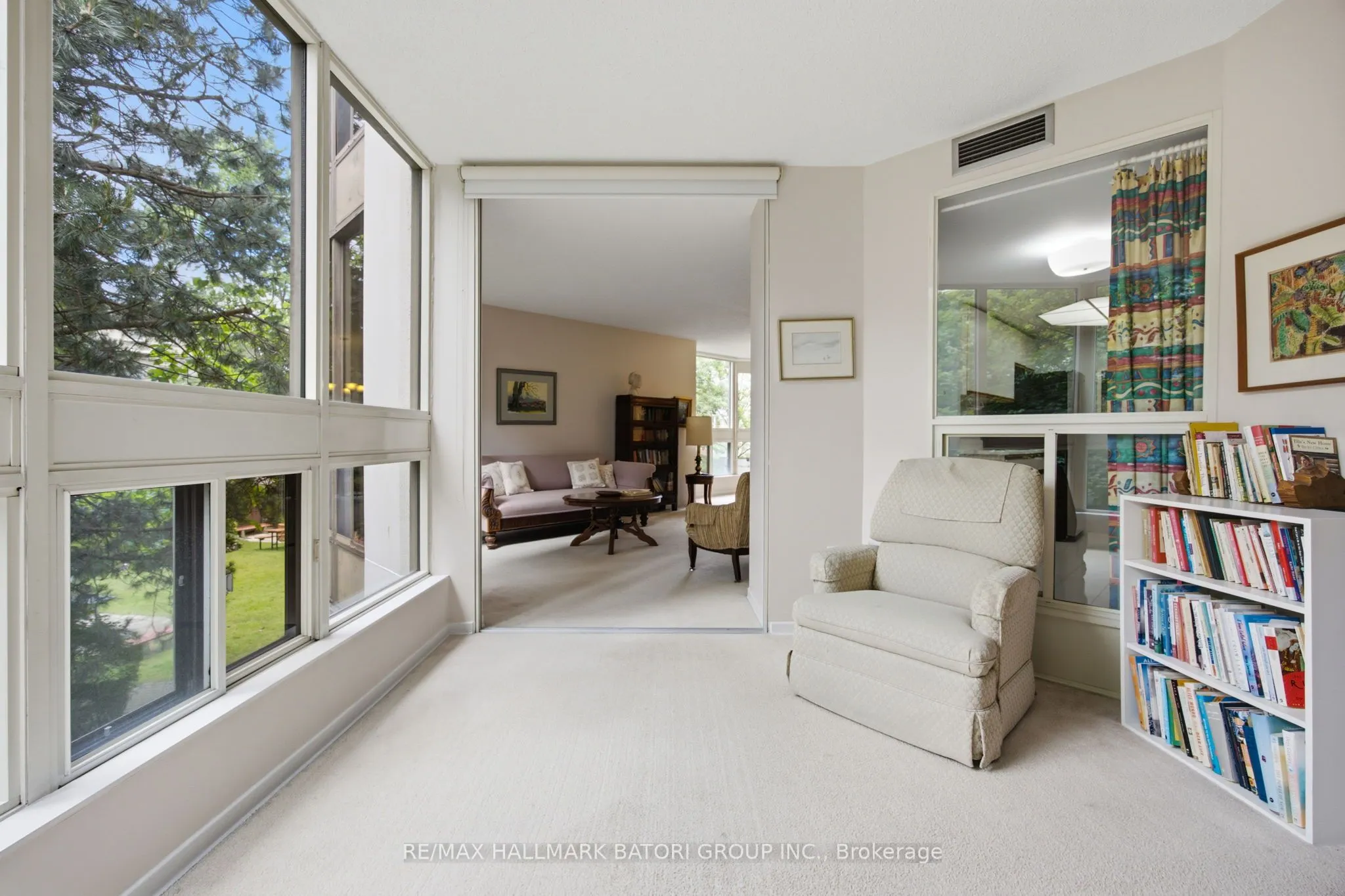 10 Kenneth Avenue #211